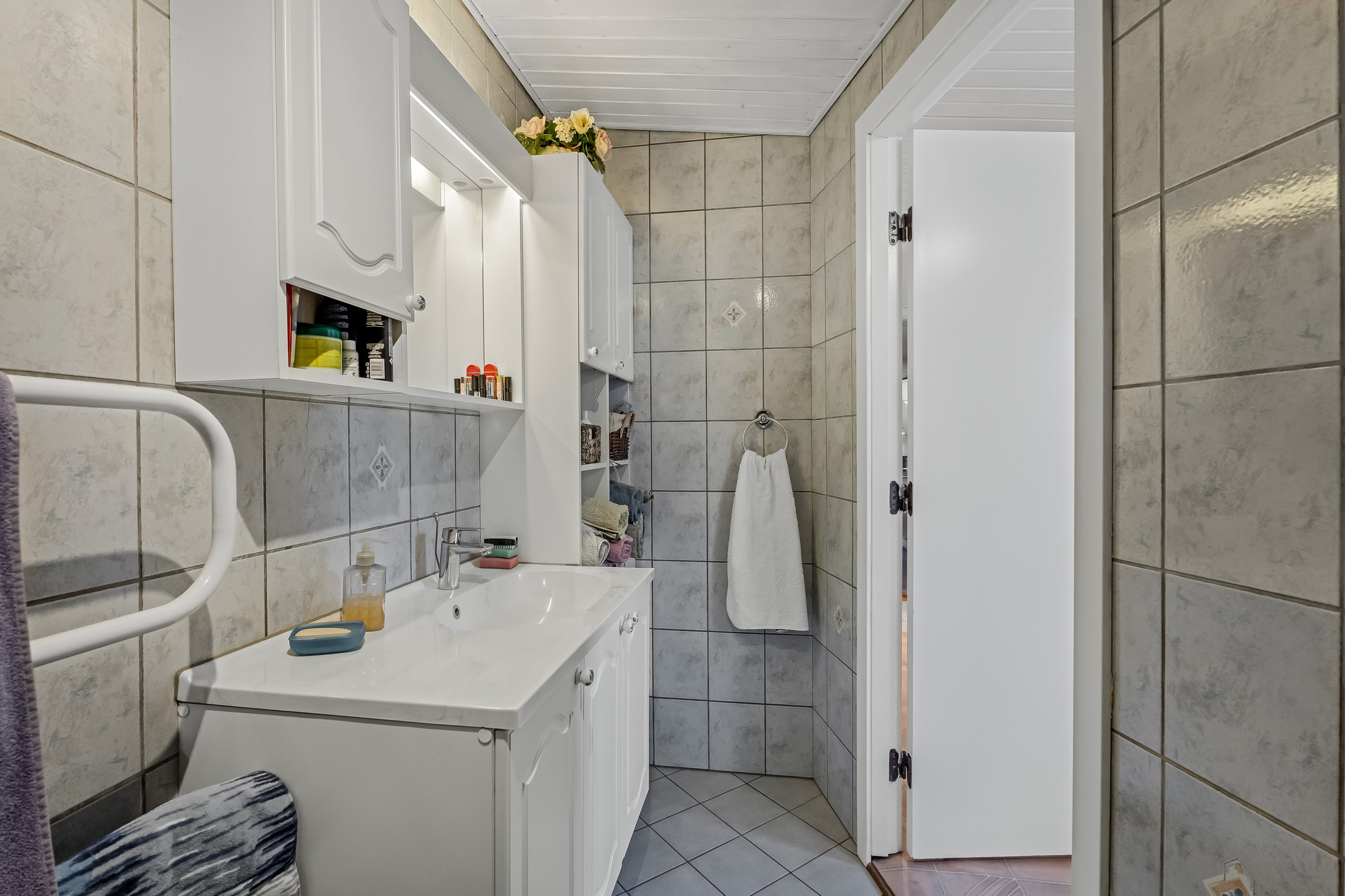 Fremhævet badeværelse billede i fuldskærmstilstand. Billede af Østervang 31, 4930 Maribo