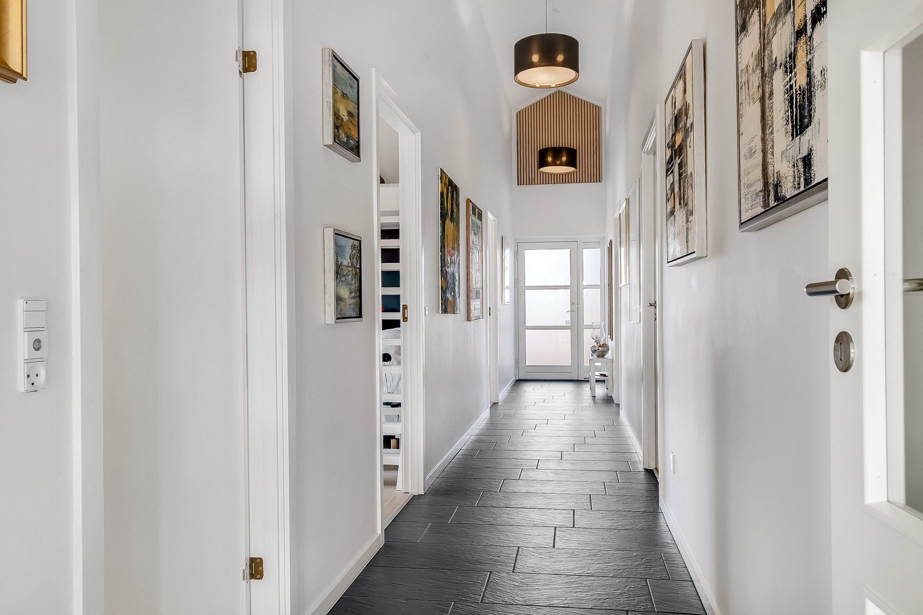 Fremhævet gang billede i fuldskærmstilstand. Billede af Goldbæk Alle 23, Dalby, 6000 Kolding