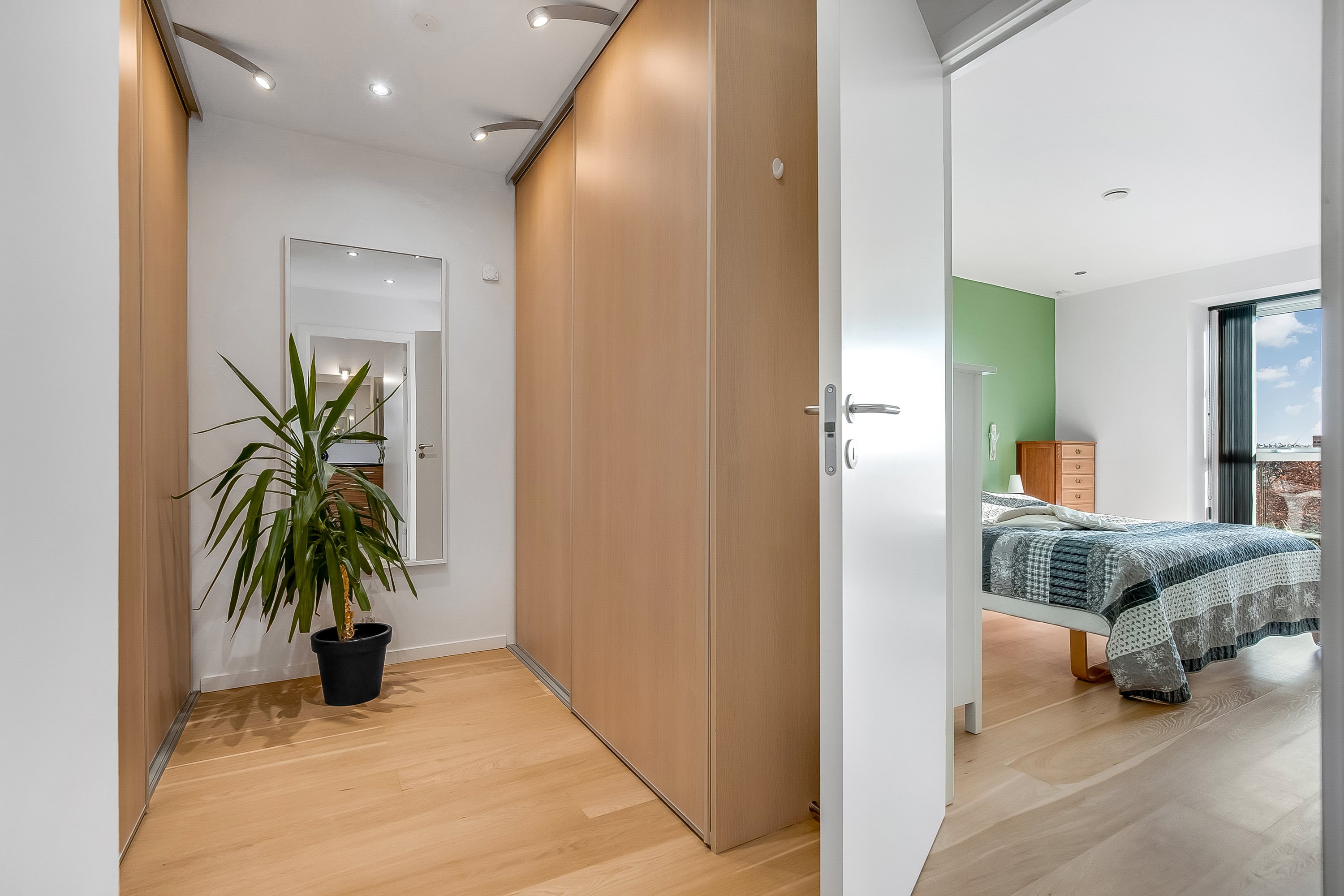 Fremhævet garderobe billede i fuldskærmstilstand. Billede af Goldbæk Alle 23, Dalby, 6000 Kolding