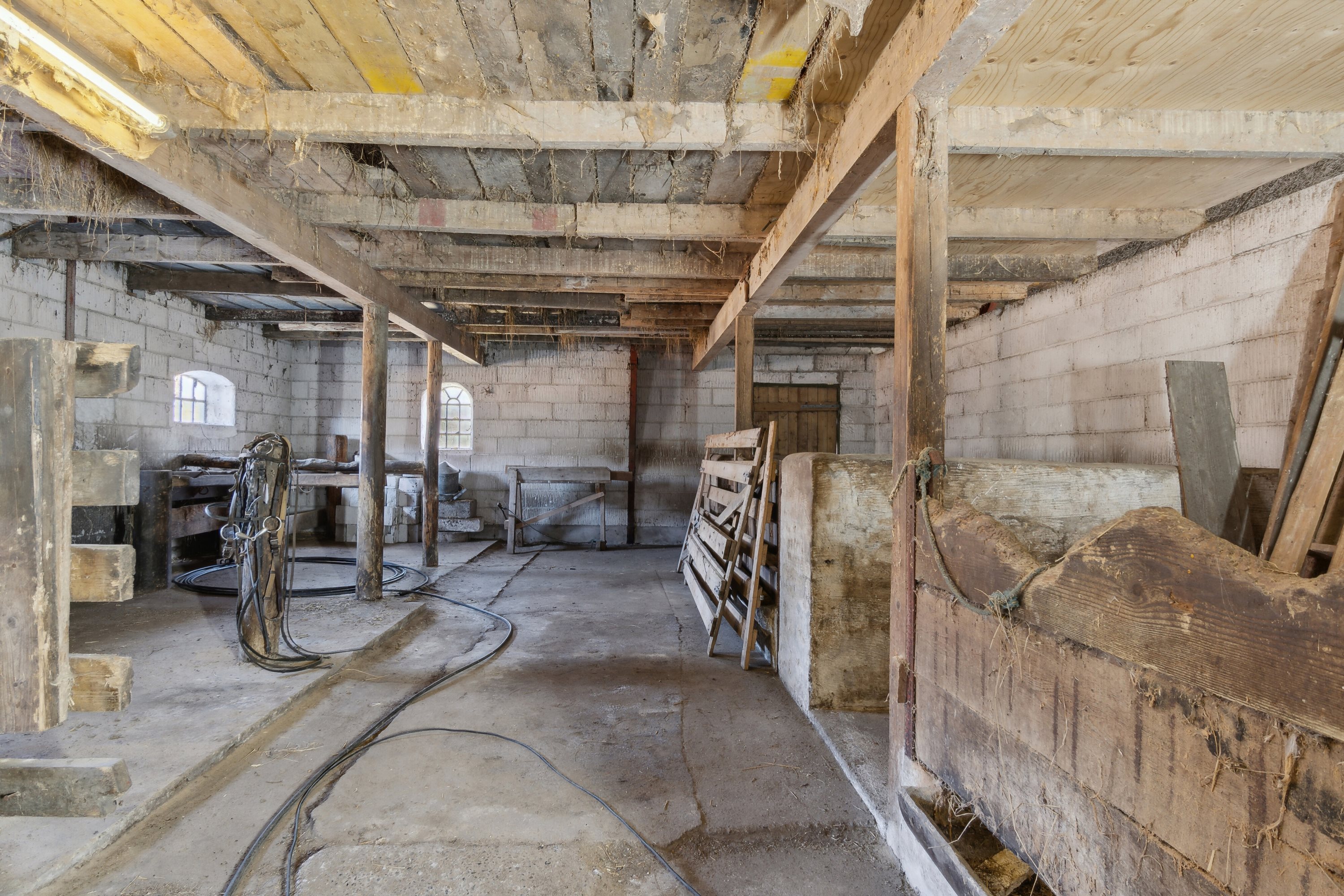 Fremhævet stald billede i fuldskærmstilstand. Billede af Tverstedvej 25, Uggerby, 9800 Hjørring