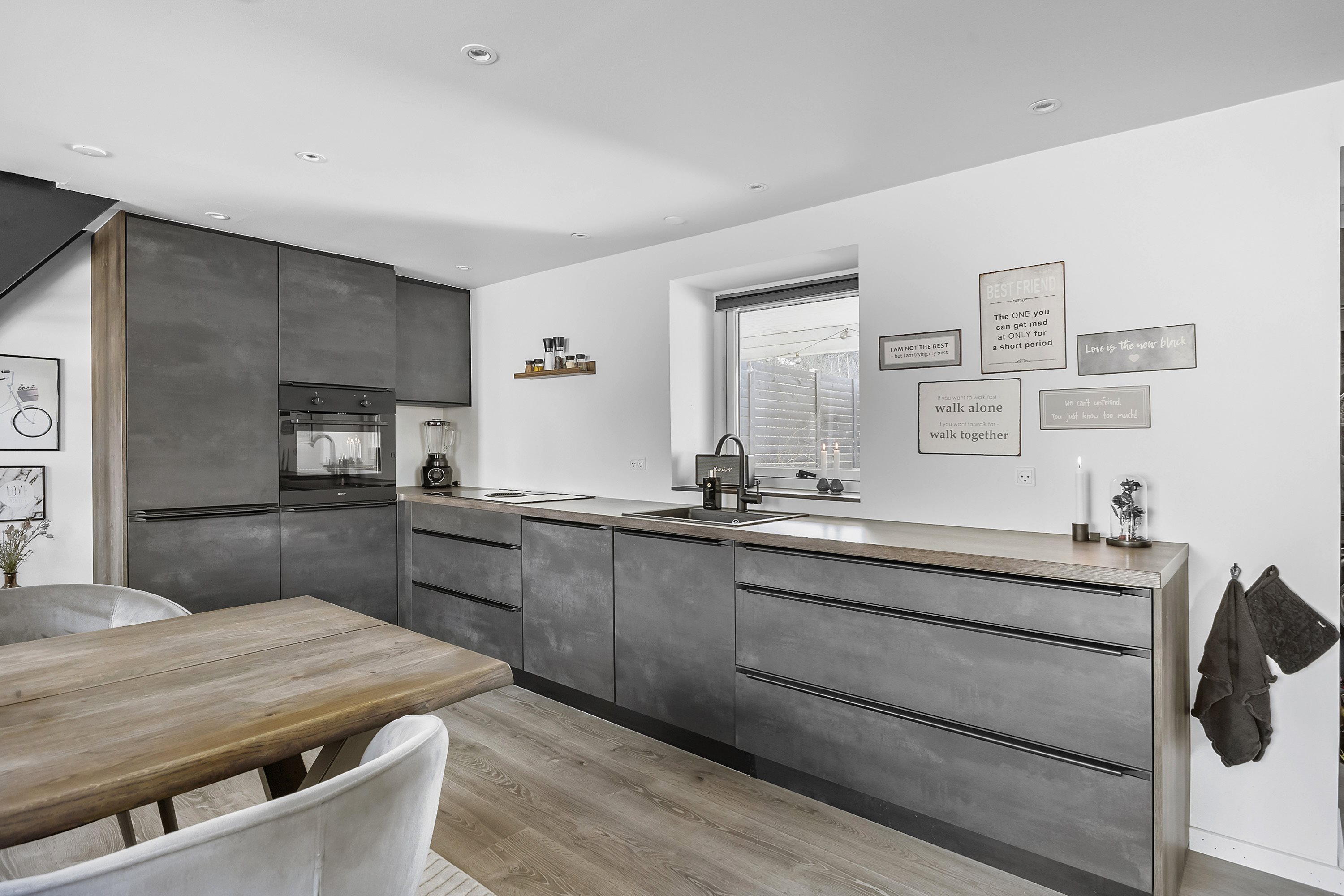 Miniaturebillede 1: køkken/alrum. Billede af Foerlev Møllevej 37, Mesing, 8660 Skanderborg