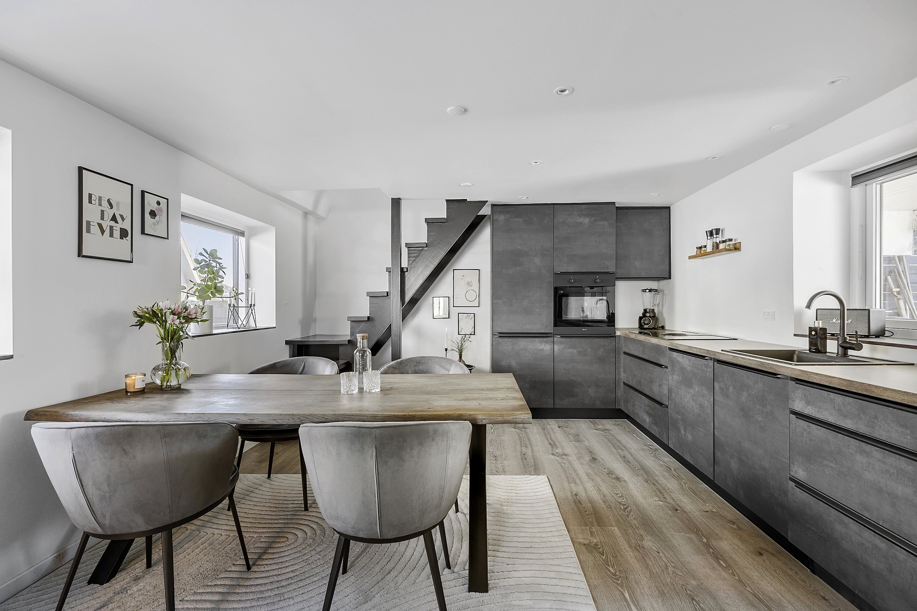 Fremhævet køkken/alrum billede i fuldskærmstilstand. Billede af Foerlev Møllevej 37, Mesing, 8660 Skanderborg