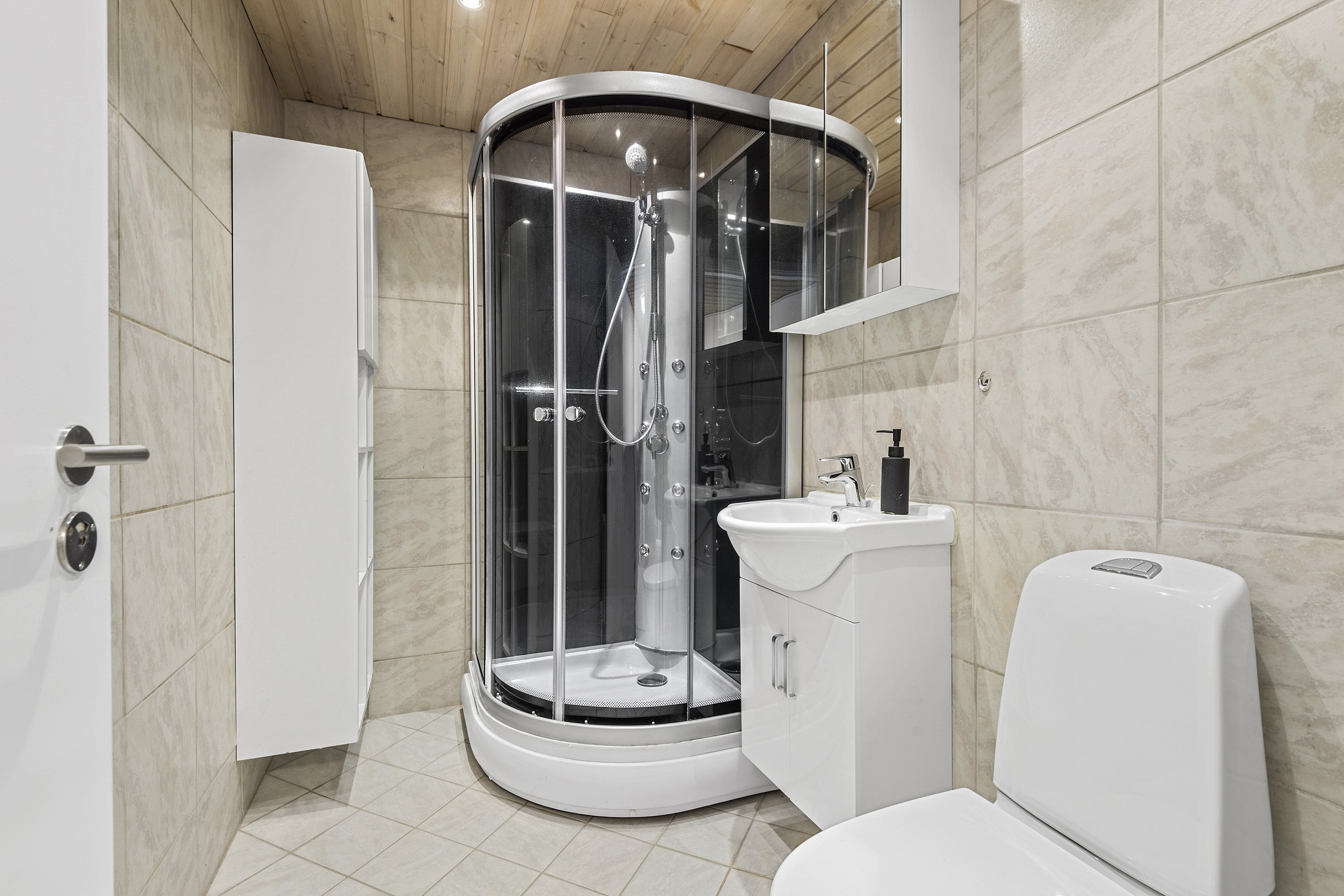 Fremhævet badeværelse billede i fuldskærmstilstand. Billede af Granly Alle 5E, st.. tv., 6710 Esbjerg V