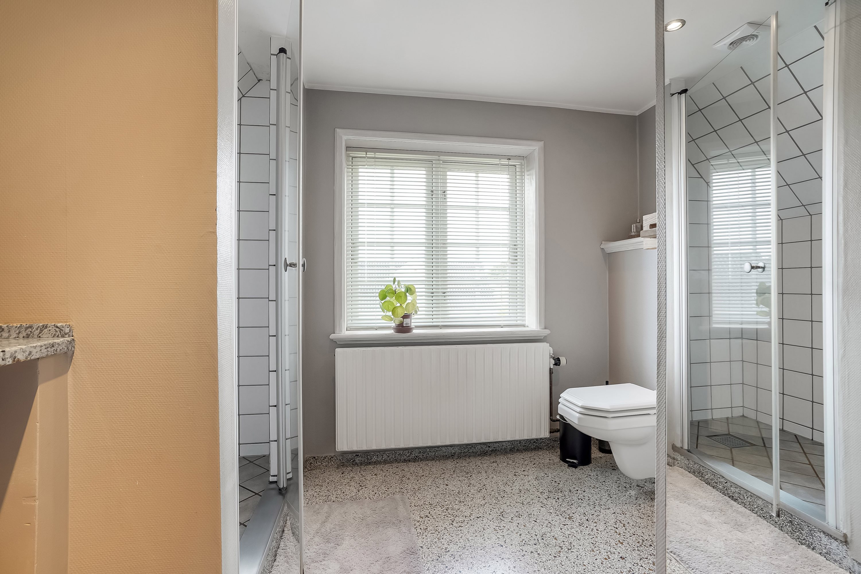 Fremhævet badeværelse  billede i fuldskærmstilstand. Billede af Svendborgvej 424, 5600 Faaborg