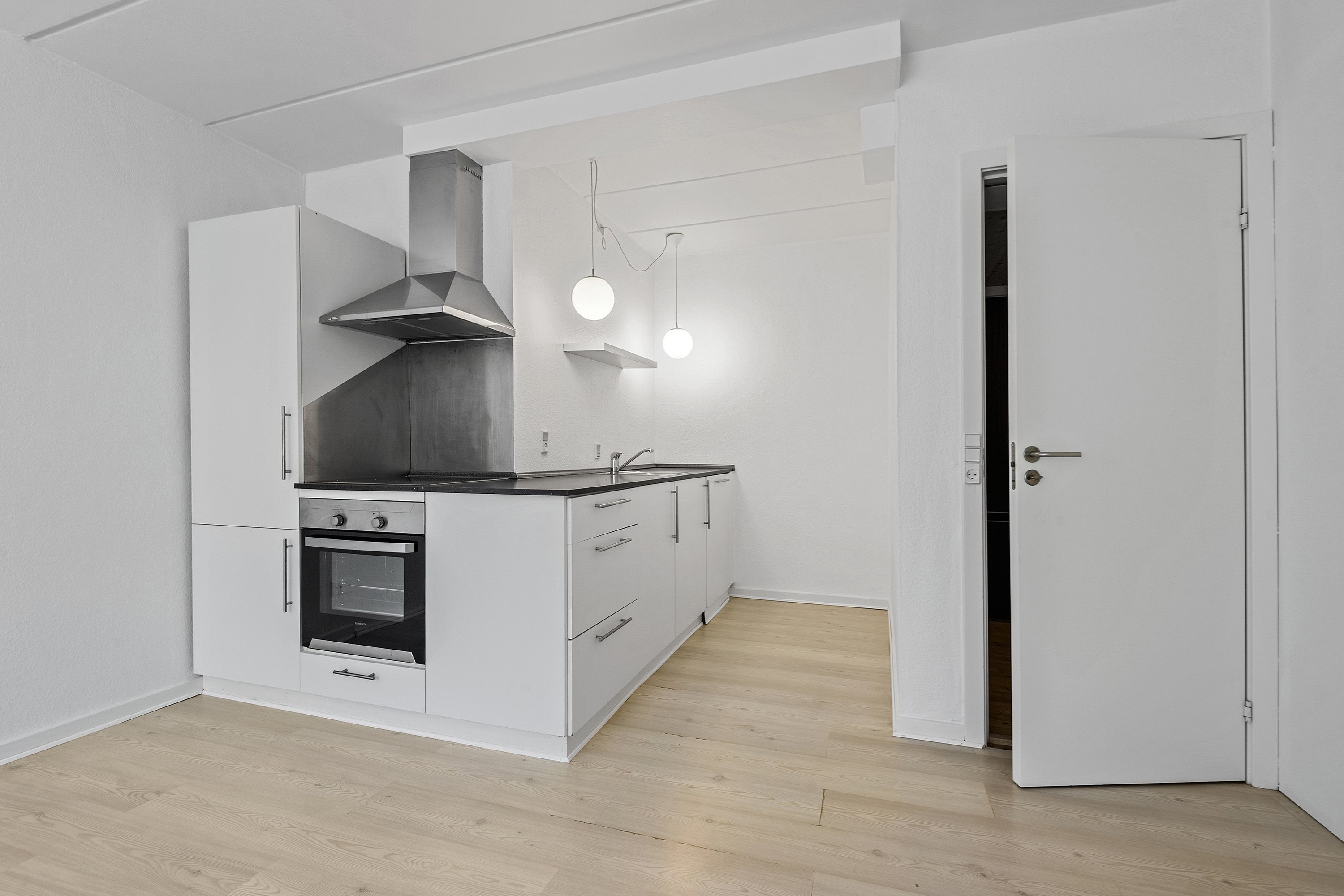 Miniaturebillede 2: køkken. Billede af Granly Alle 5E, st.. mf., 6710 Esbjerg V