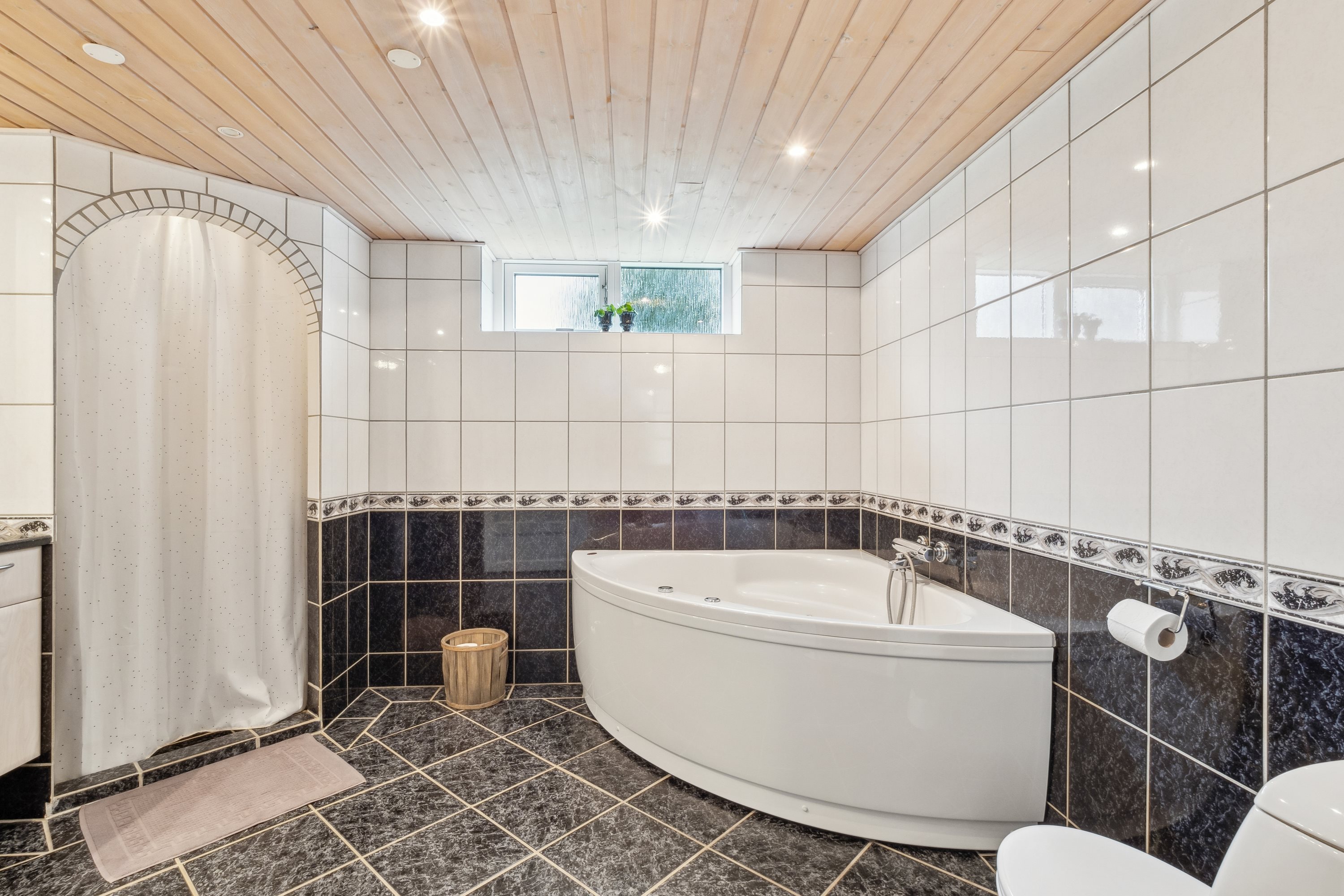 Fremhævet badeværelse billede i fuldskærmstilstand. Billede af Markedsgade 82B, 7900 Nykøbing M