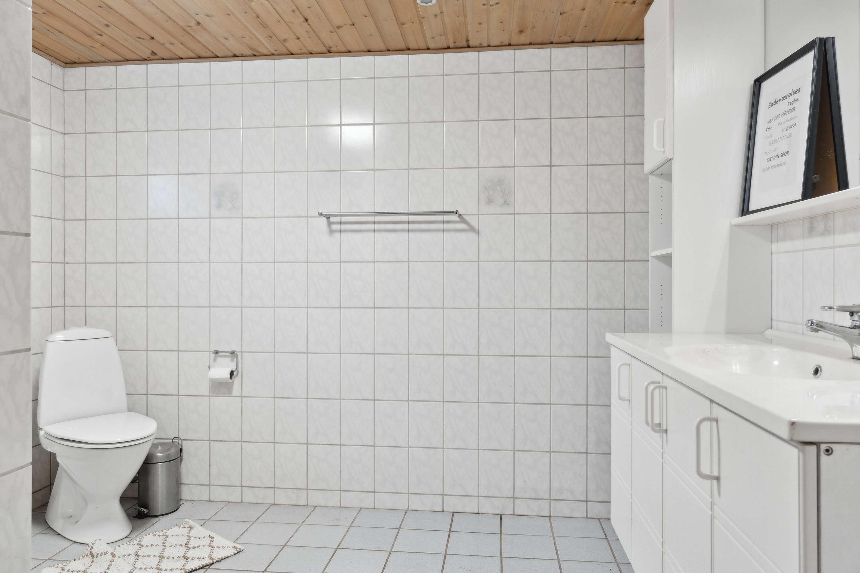 Fremhævet badeværelse billede i fuldskærmstilstand. Billede af Allingdamvej 149, Bjergby, 9800 Hjørring