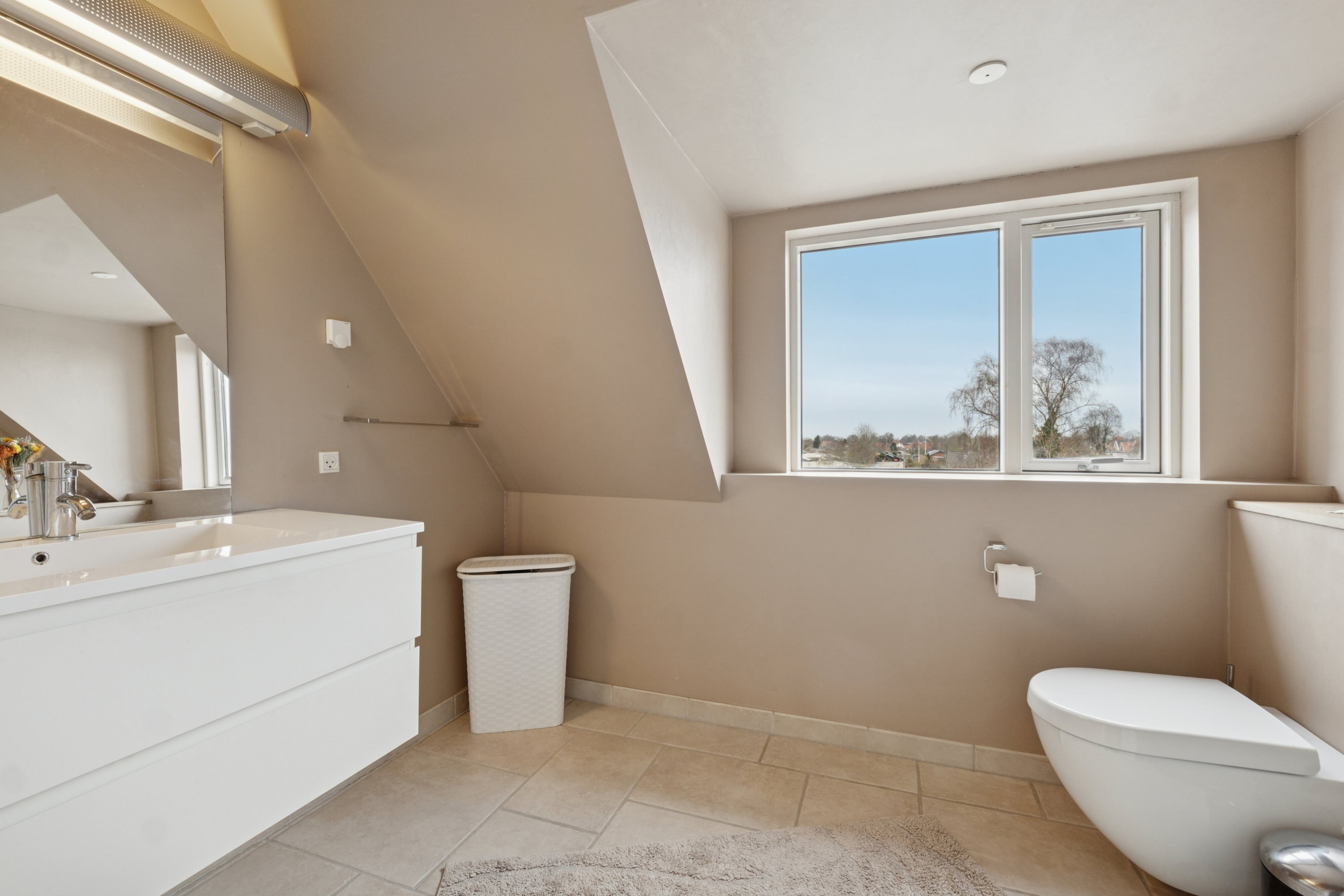 Fremhævet badeværelse billede i fuldskærmstilstand. Billede af Brickasvej 12, 3400 Hillerød