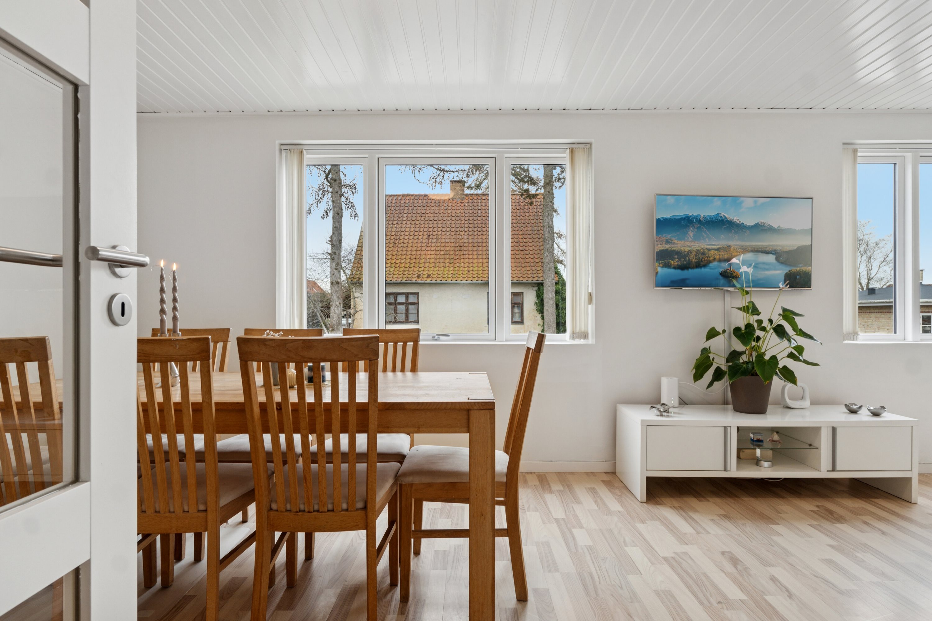 Fremhævet spisestue billede i fuldskærmstilstand. Billede af Brickasvej 12, 3400 Hillerød