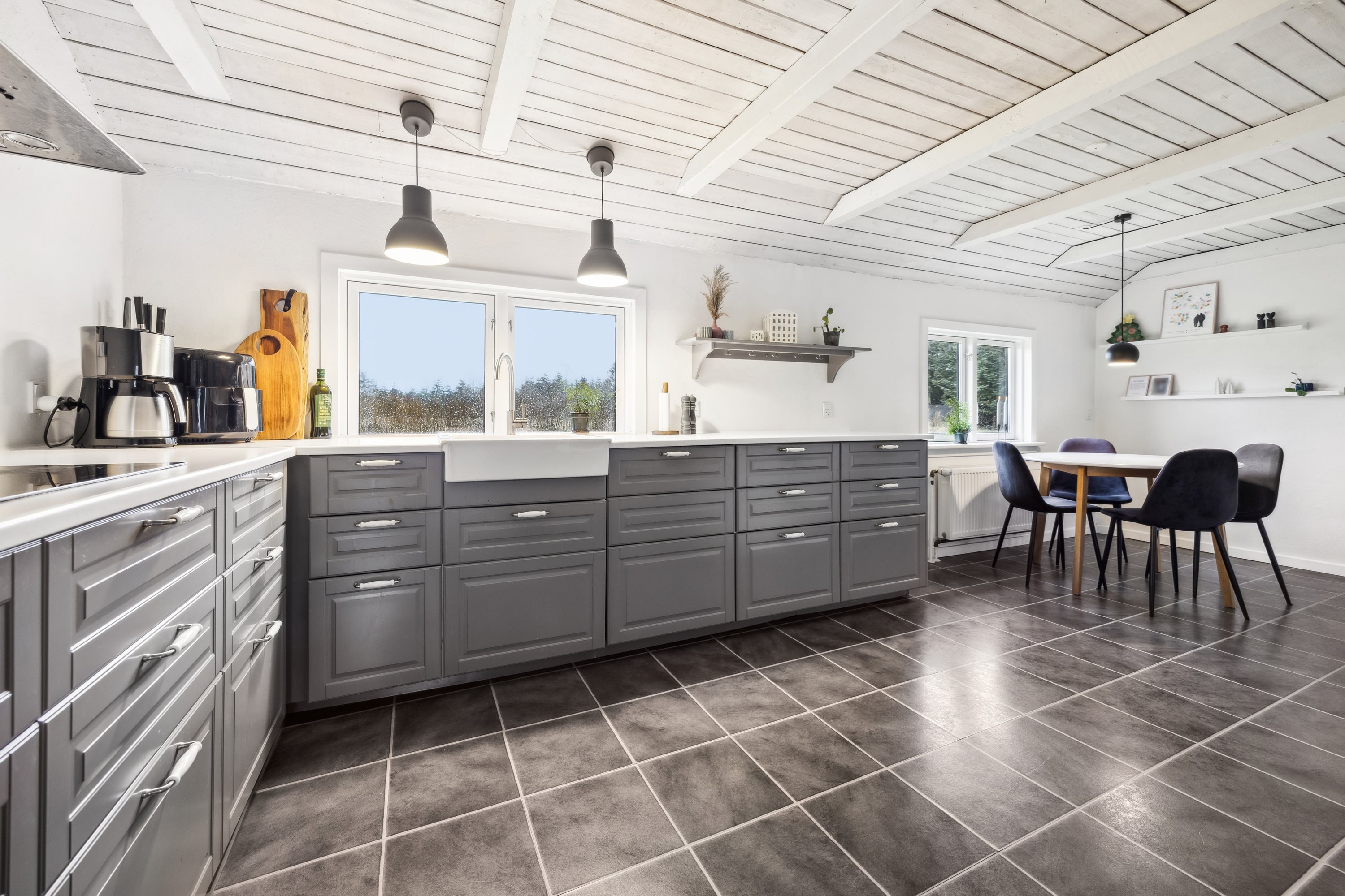 Fremhævet køkken billede i fuldskærmstilstand. Billede af Kvorupvej 161, 9490 Pandrup