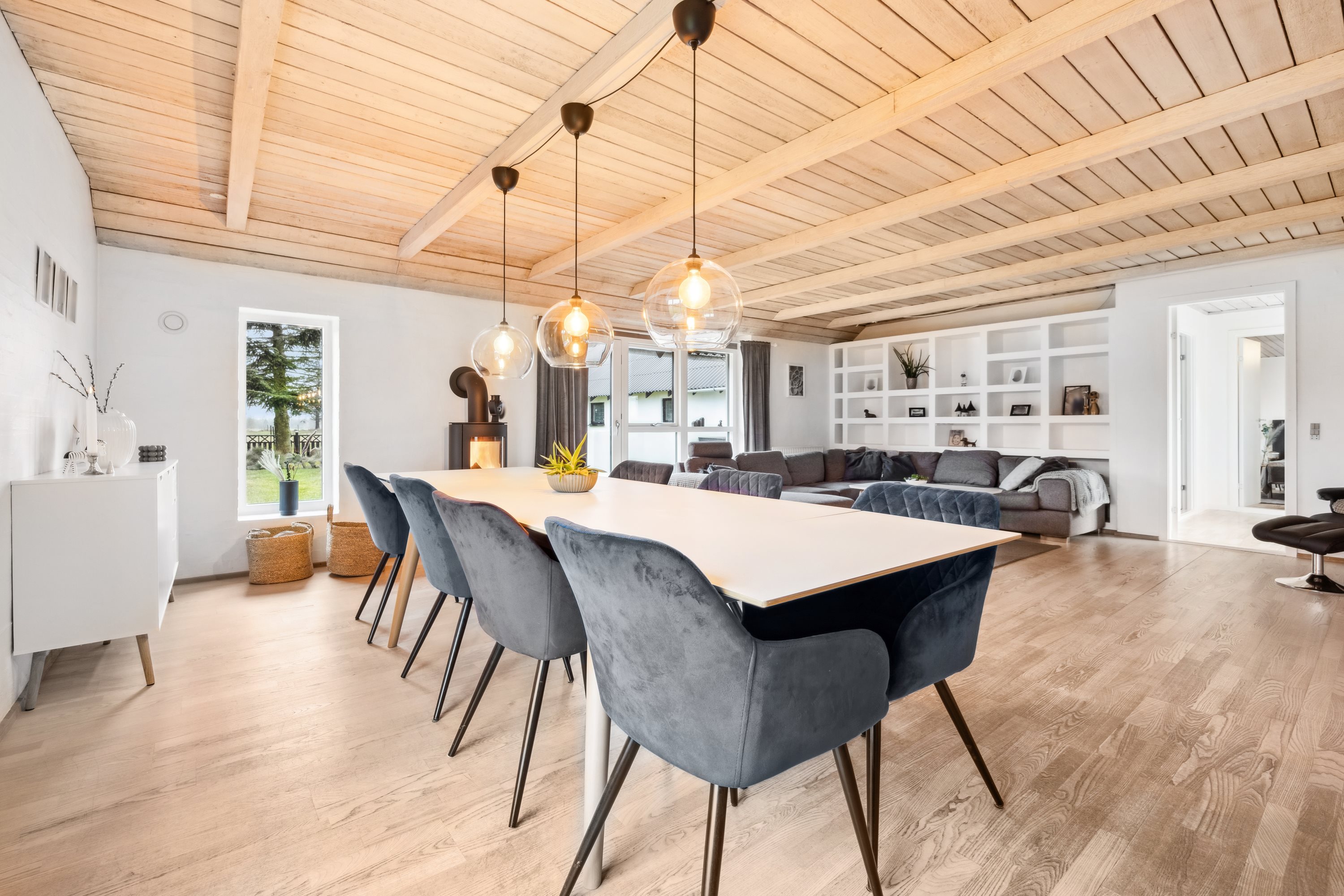 Fremhævet stue billede i fuldskærmstilstand. Billede af Kvorupvej 161, 9490 Pandrup