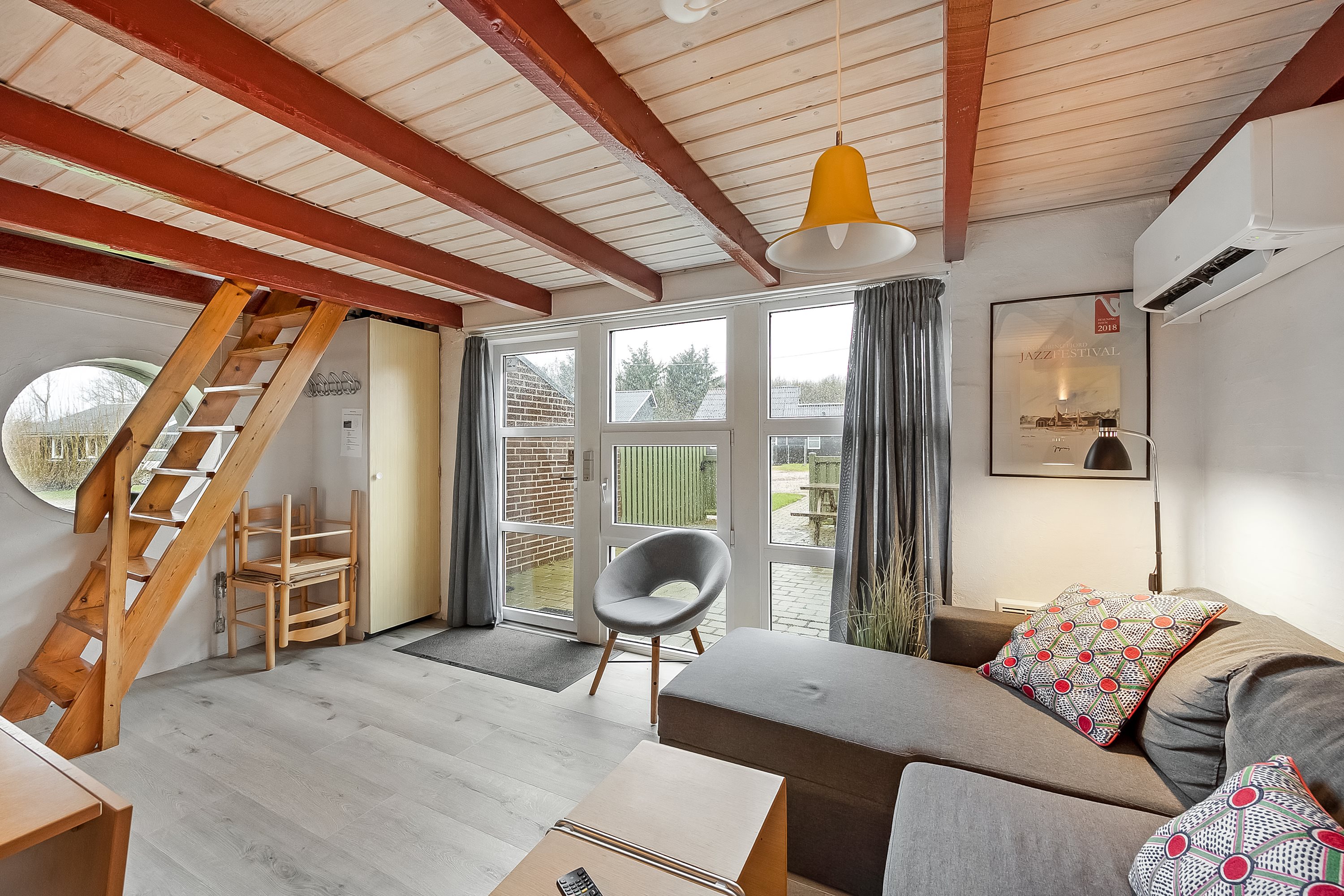 Fremhævet stue billede i fuldskærmstilstand. Billede af Vester Fælled (G1) 160, Bork Havn, 6893 Hemmet