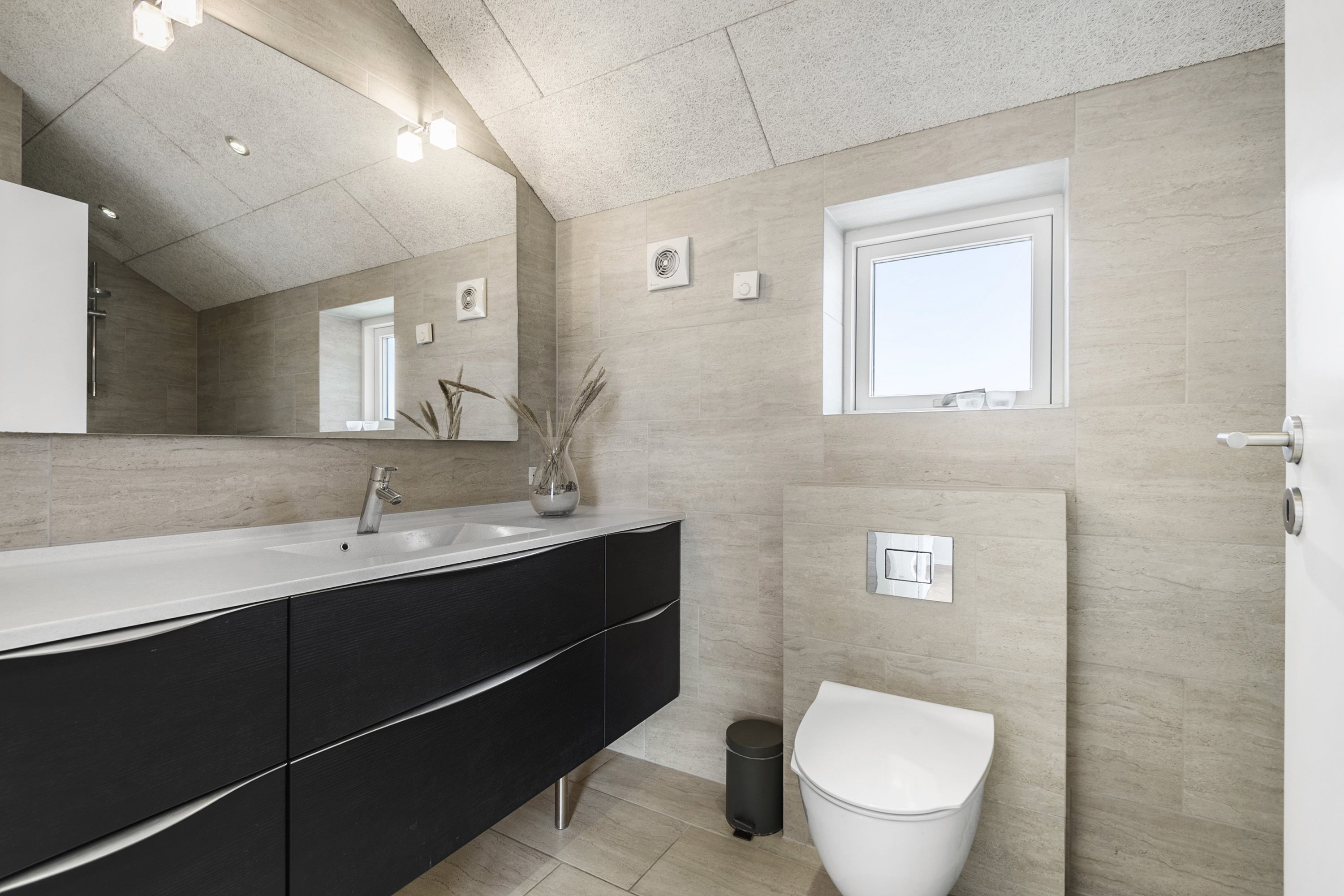 Fremhævet  billede i fuldskærmstilstand. Billede af Lille Strandvej 16, 6857 Blåvand