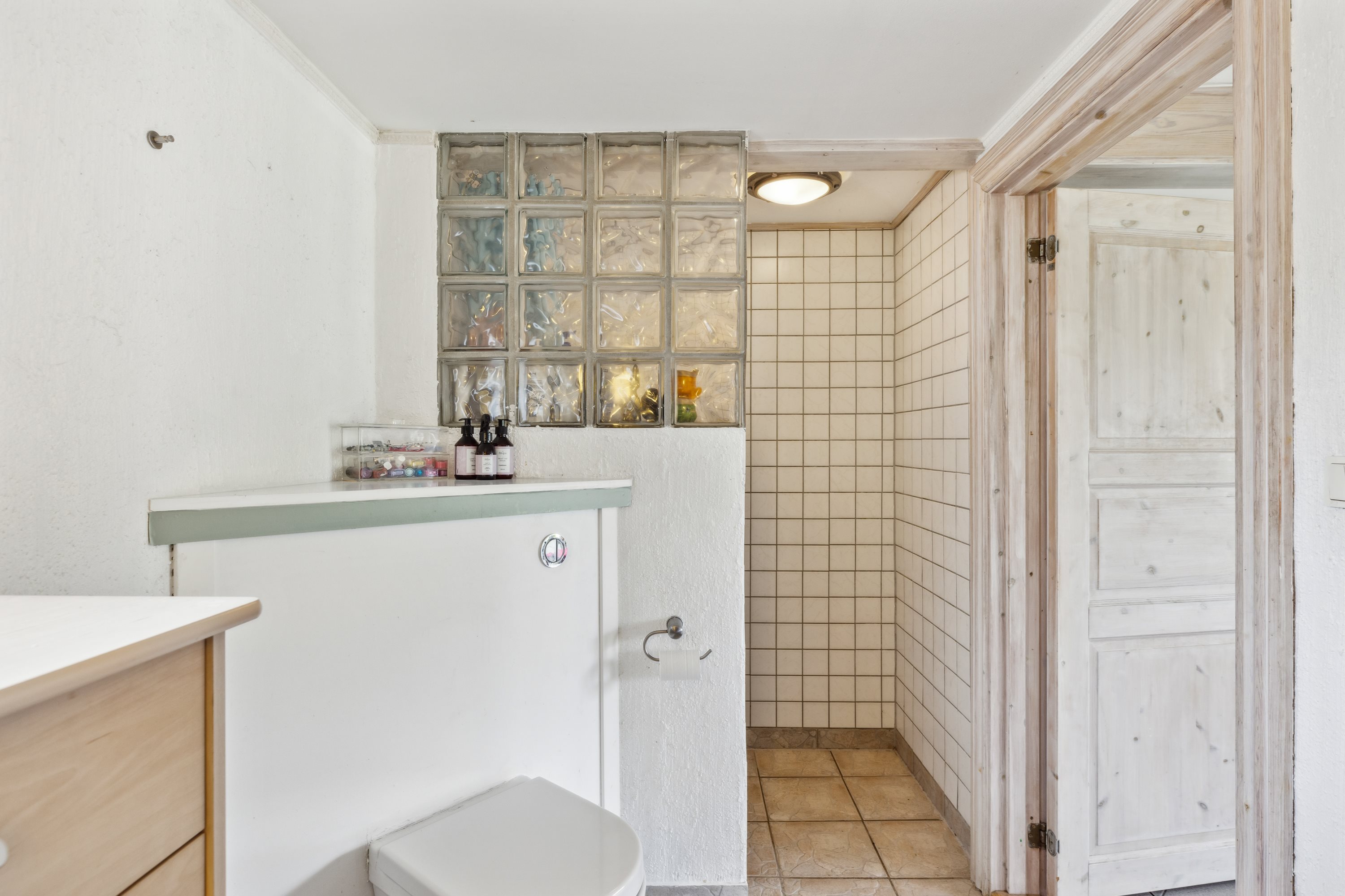 Fremhævet badeværelse billede i fuldskærmstilstand. Billede af Østerballe 12, Skelde, 6310 Broager