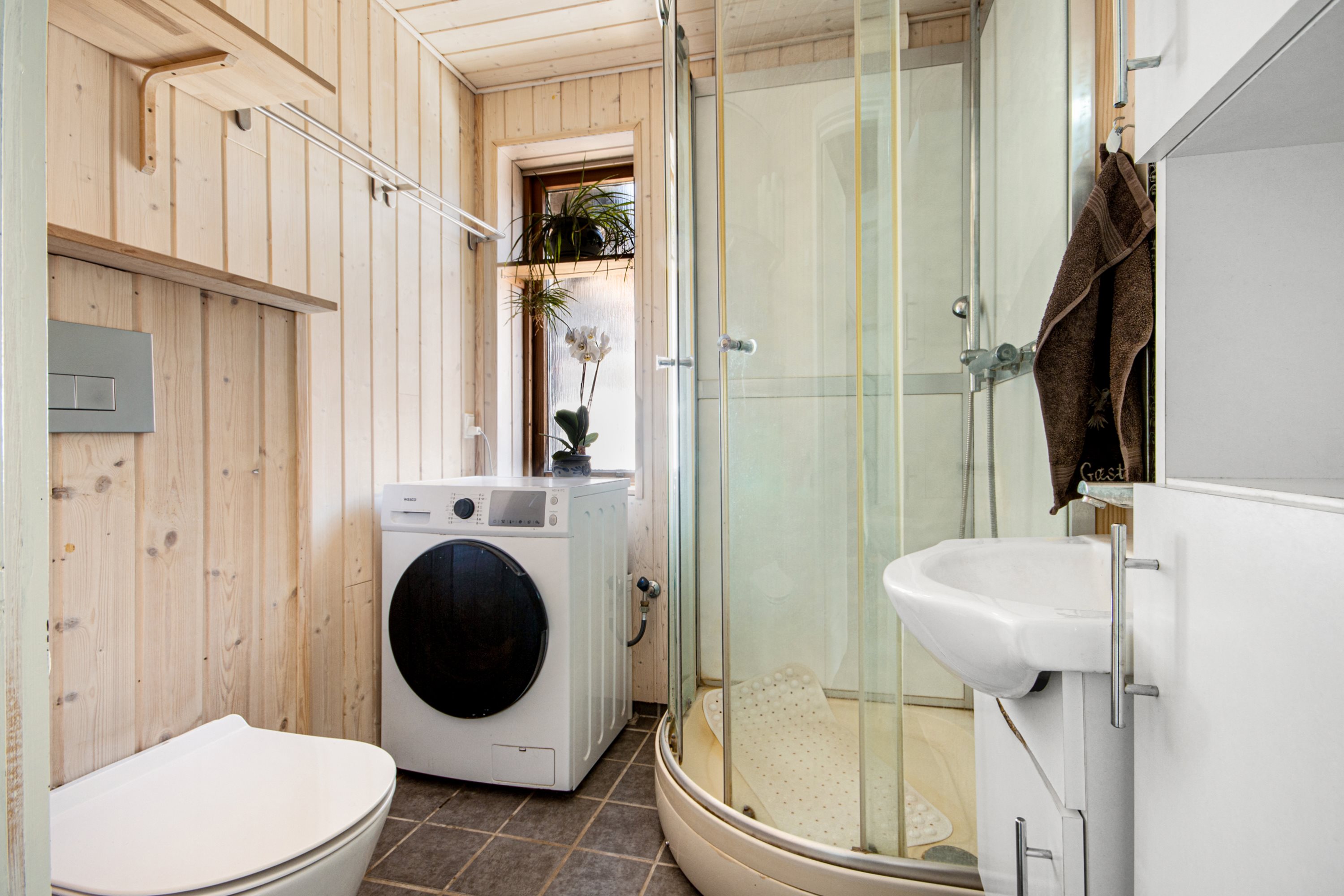 Fremhævet badeværelse billede i fuldskærmstilstand. Billede af Rådhusstræde 9, 4970 Rødby