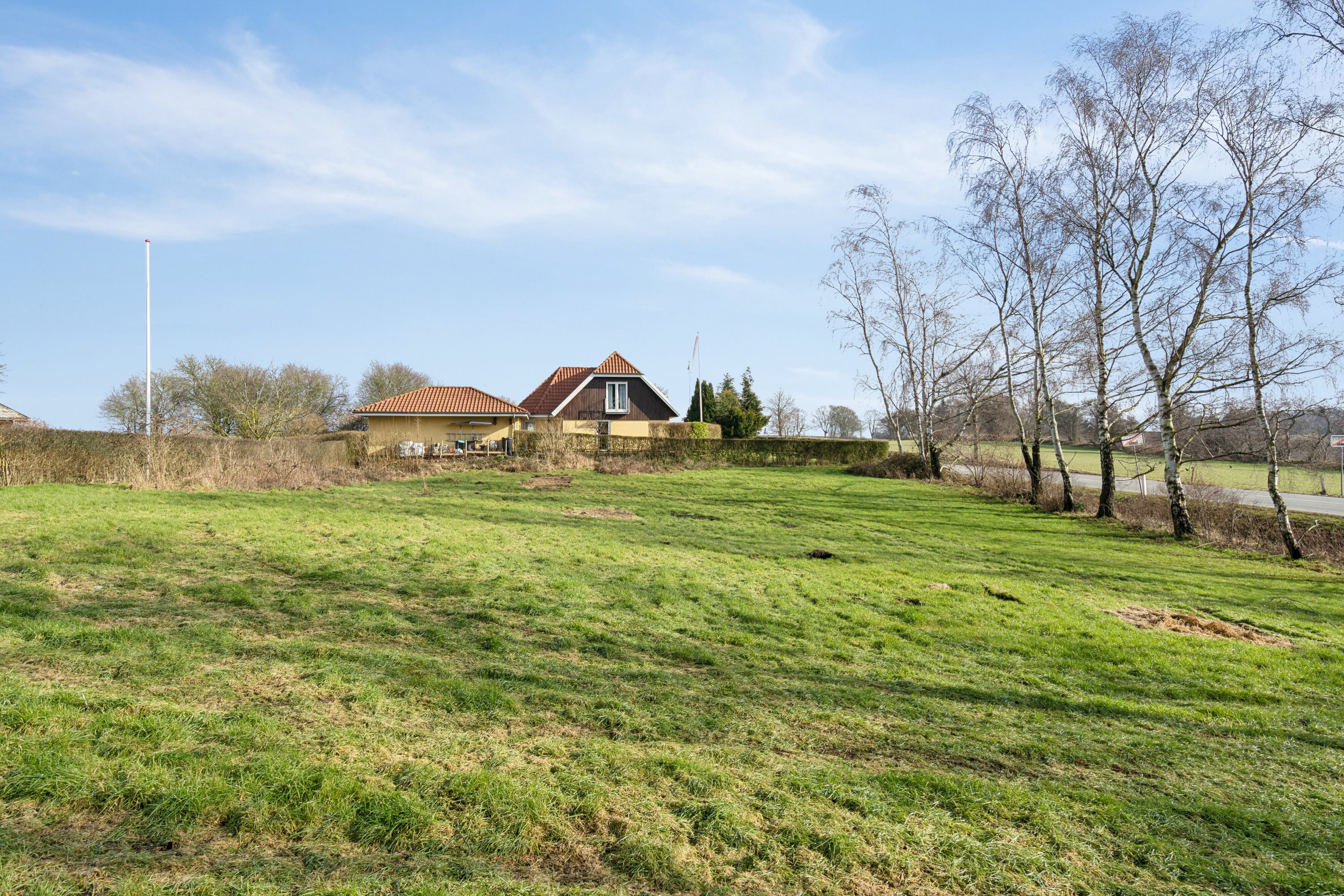 Fremhævet udendørs billede i fuldskærmstilstand. Billede af Toftegårdsvej 4, Snesere, 4733 Tappernøje