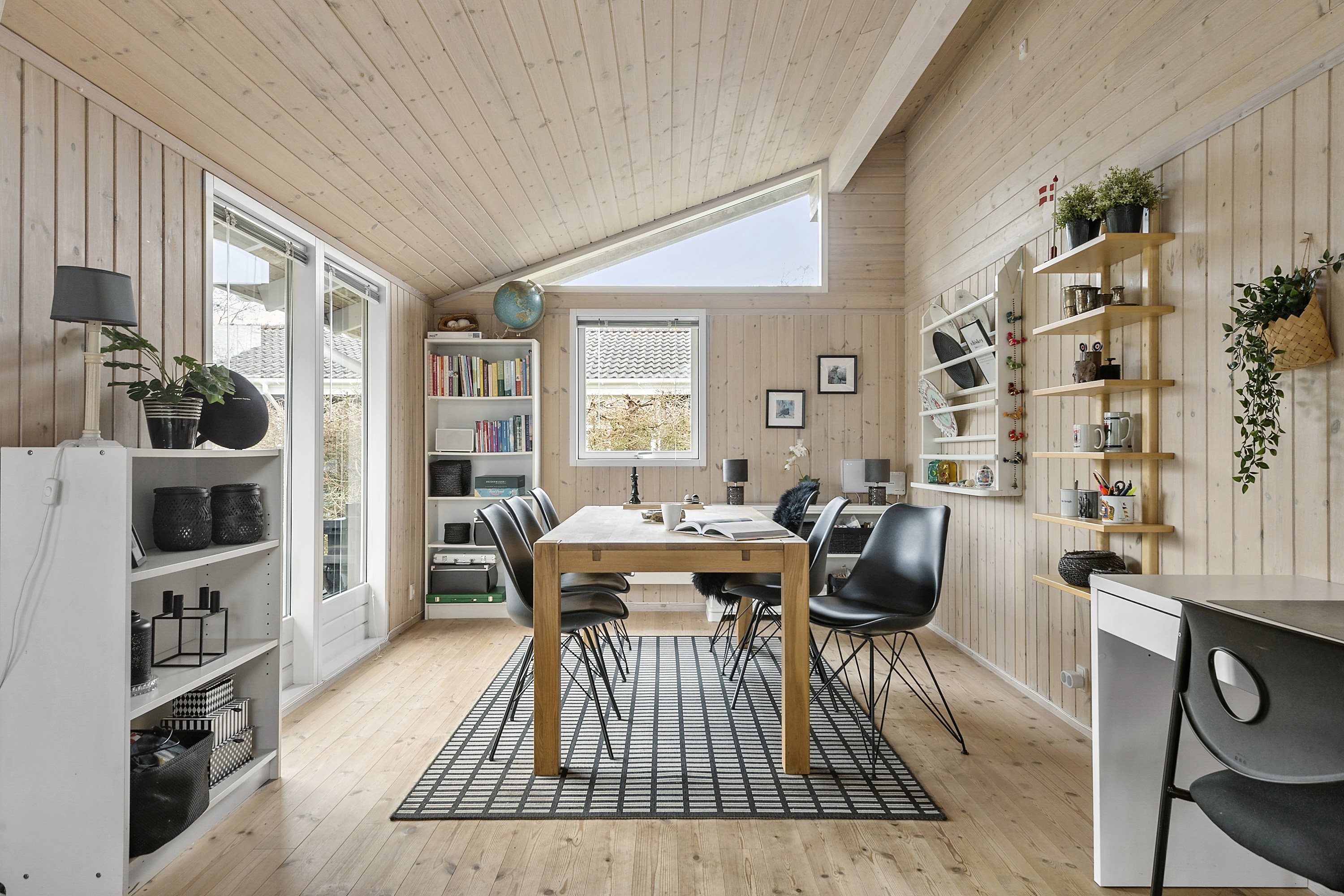 Fremhævet spisestue billede i fuldskærmstilstand. Billede af Strandparksvej 63B, Saksild Str, 8300 Odder