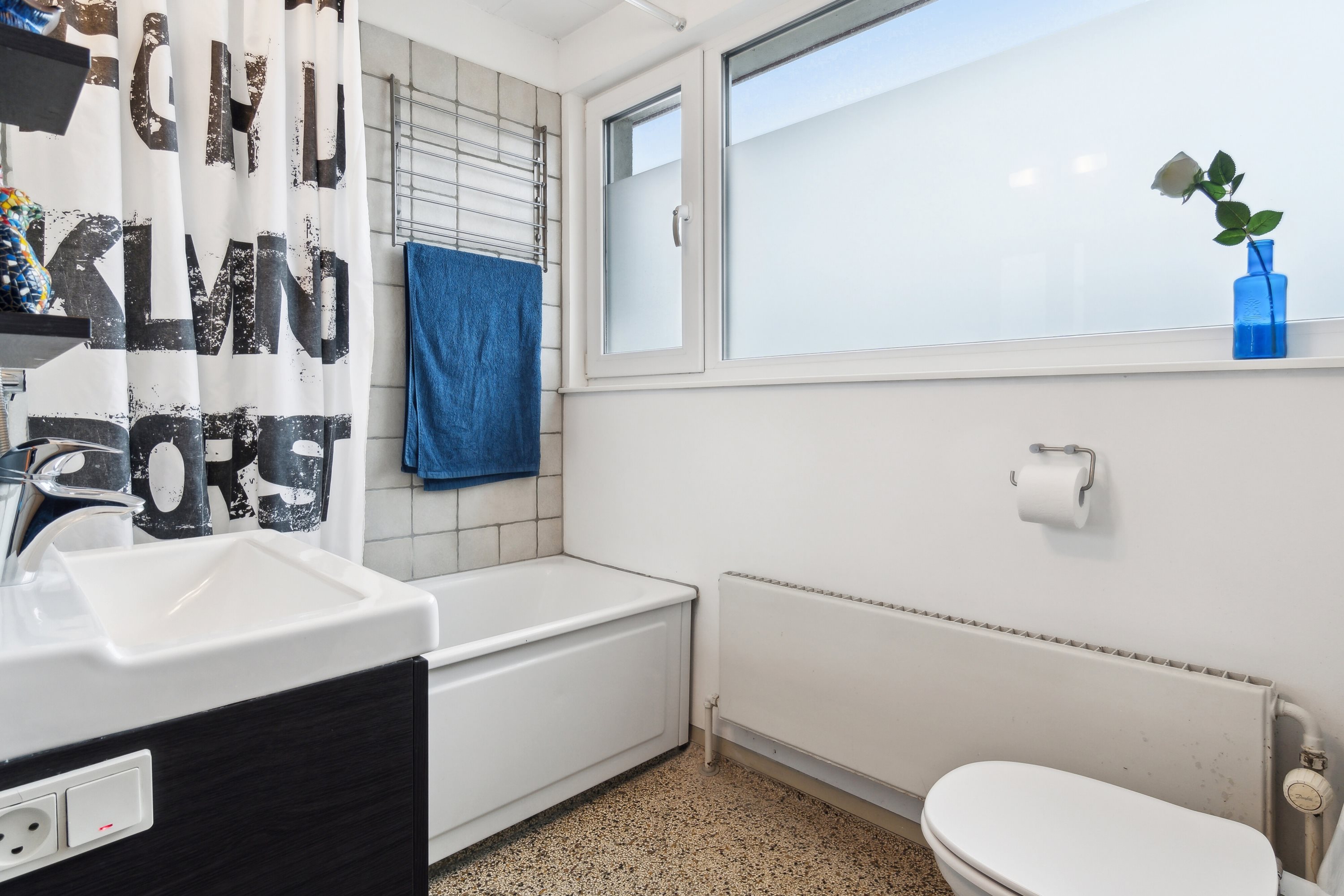 Fremhævet badeværelse billede i fuldskærmstilstand. Billede af Holmevej 5, 4390 Vipperød