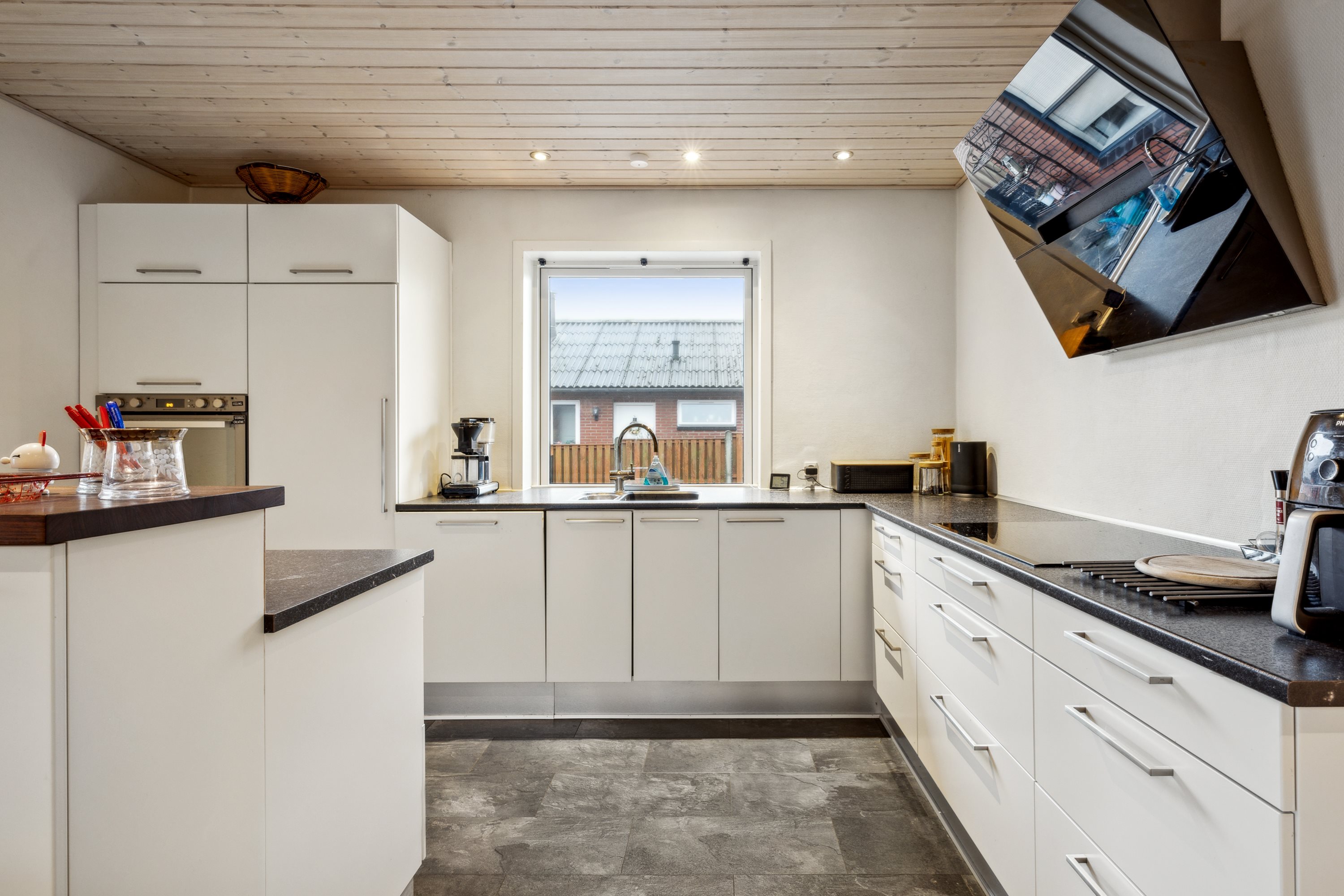 Fremhævet køkken billede i fuldskærmstilstand. Billede af Mimersvej 29, 8800 Viborg