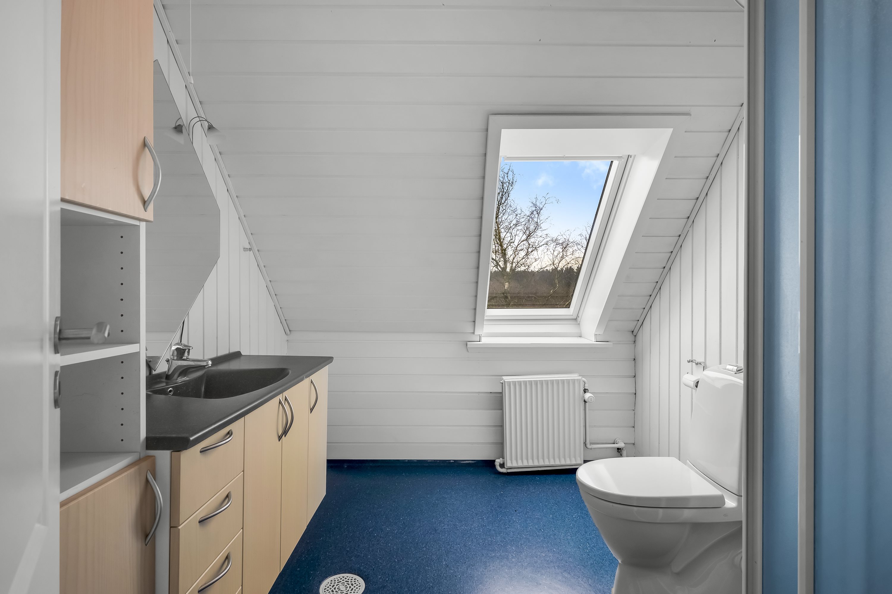 Fremhævet badeværelse billede i fuldskærmstilstand. Billede af Landevejen 73, Døstrup, 6780 Skærbæk