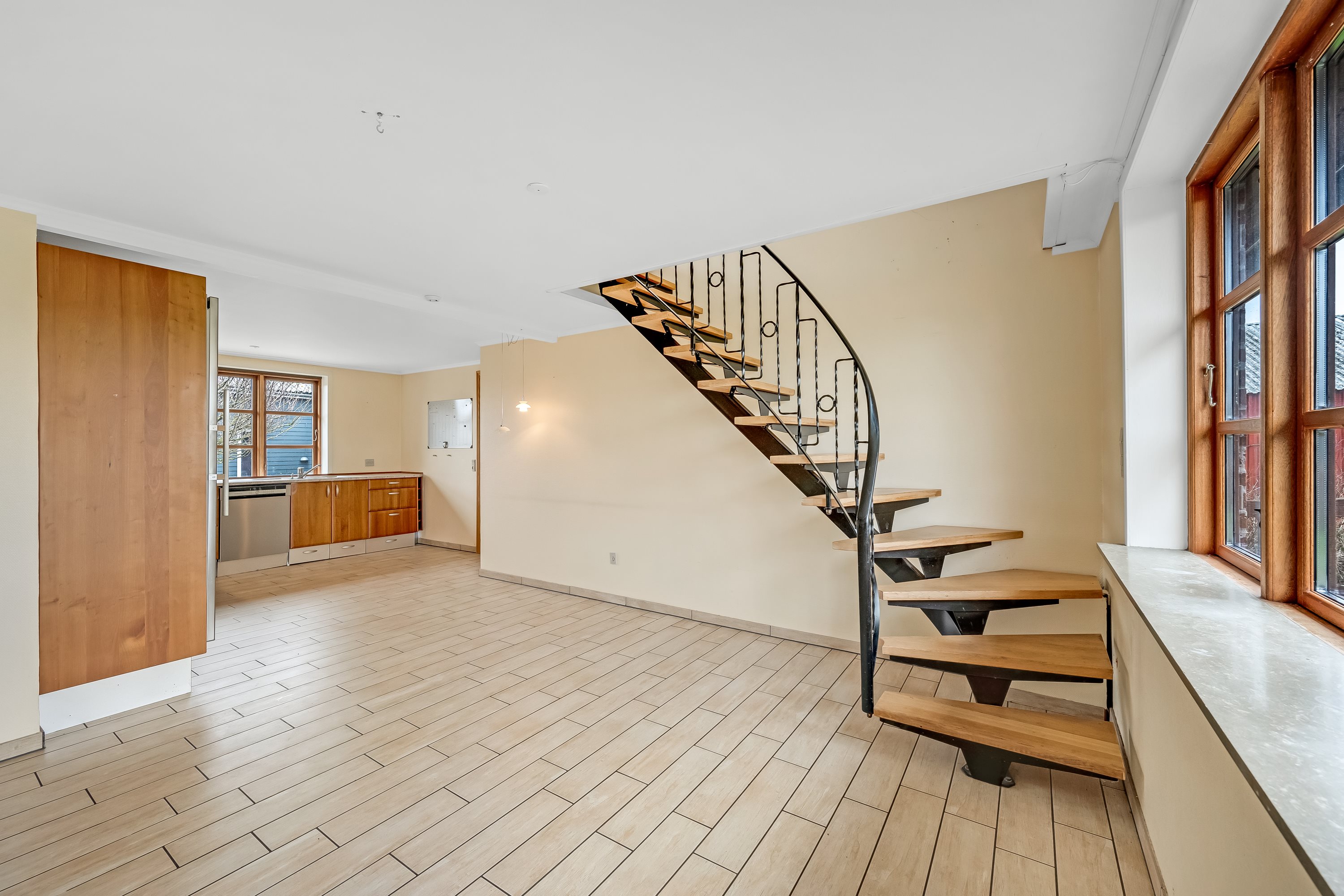 Fremhævet stue billede i fuldskærmstilstand. Billede af Landevejen 73, Døstrup, 6780 Skærbæk