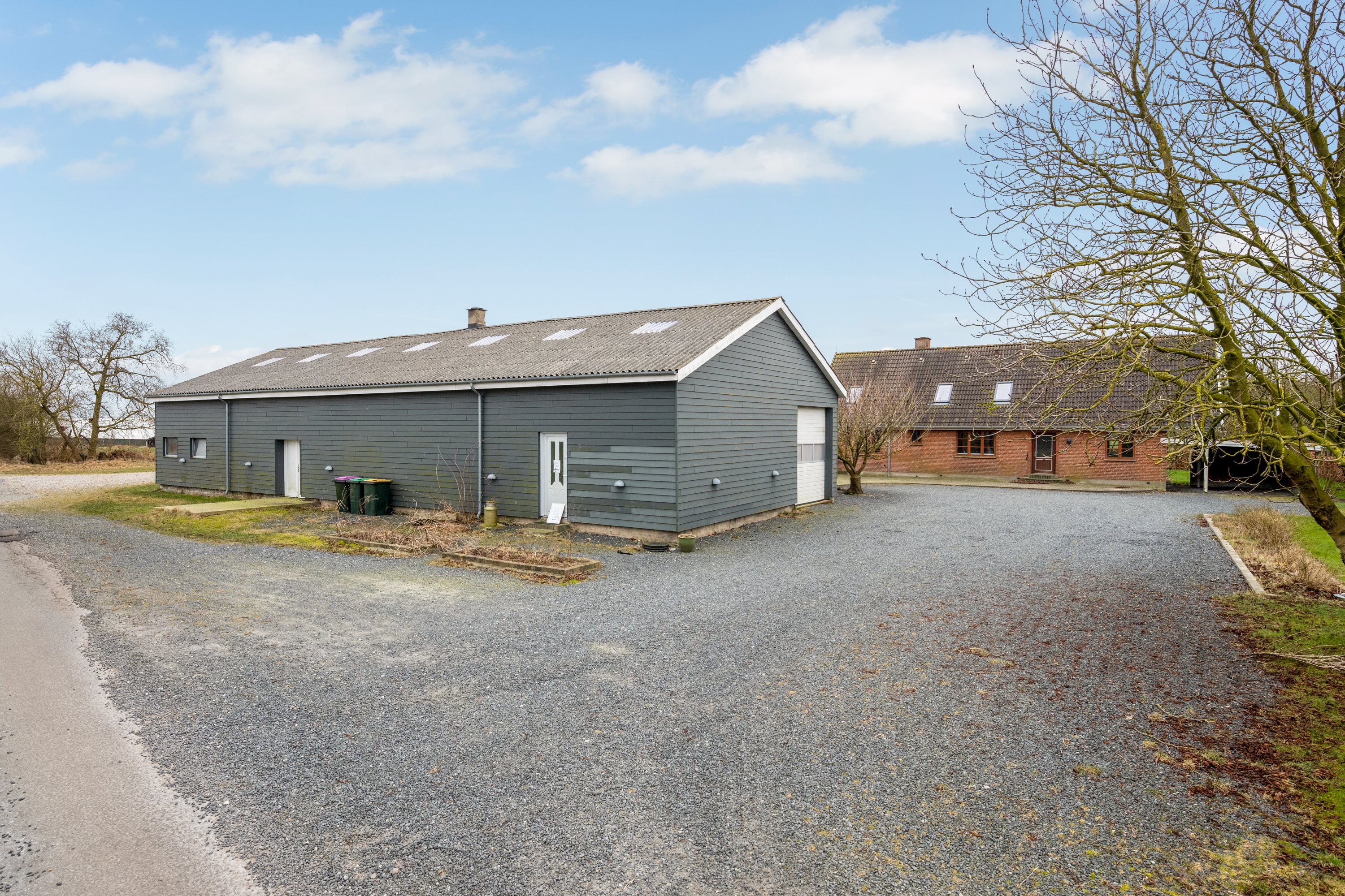 Fremhævet facade billede i fuldskærmstilstand. Billede af Landevejen 73, Døstrup, 6780 Skærbæk