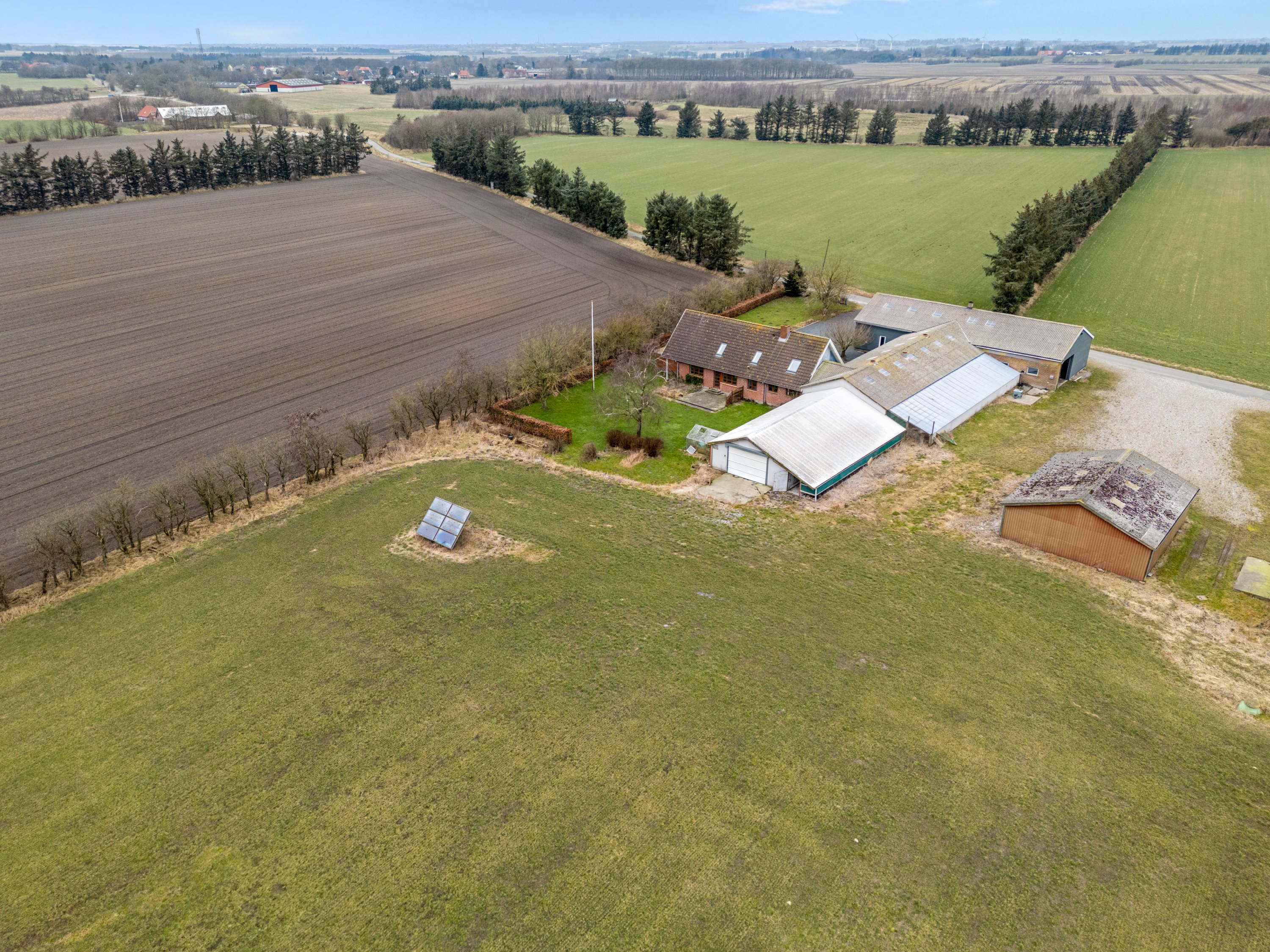 Fremhævet facade billede i fuldskærmstilstand. Billede af Landevejen 73, Døstrup, 6780 Skærbæk