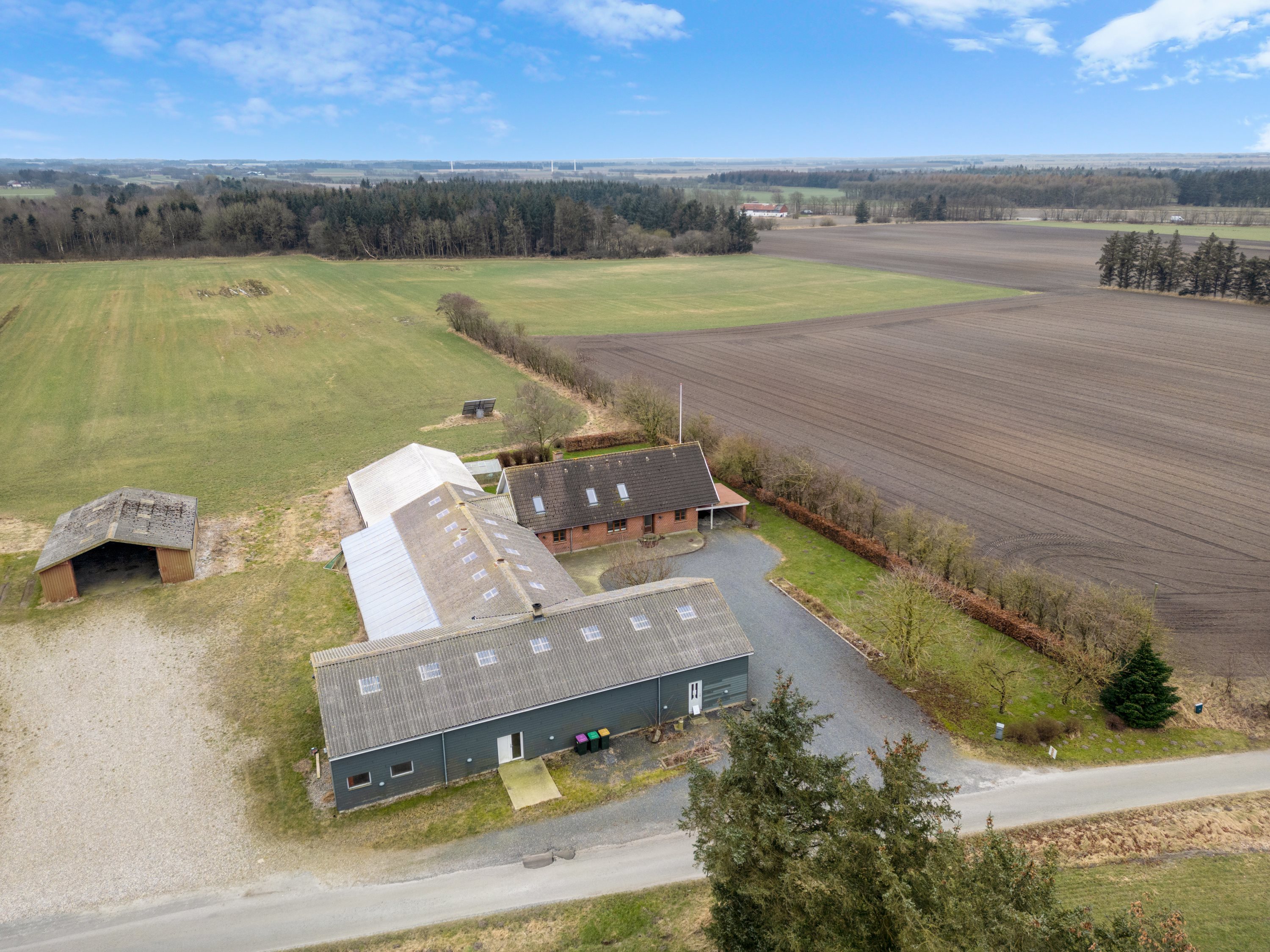 Fremhævet facade billede i fuldskærmstilstand. Billede af Landevejen 73, Døstrup, 6780 Skærbæk