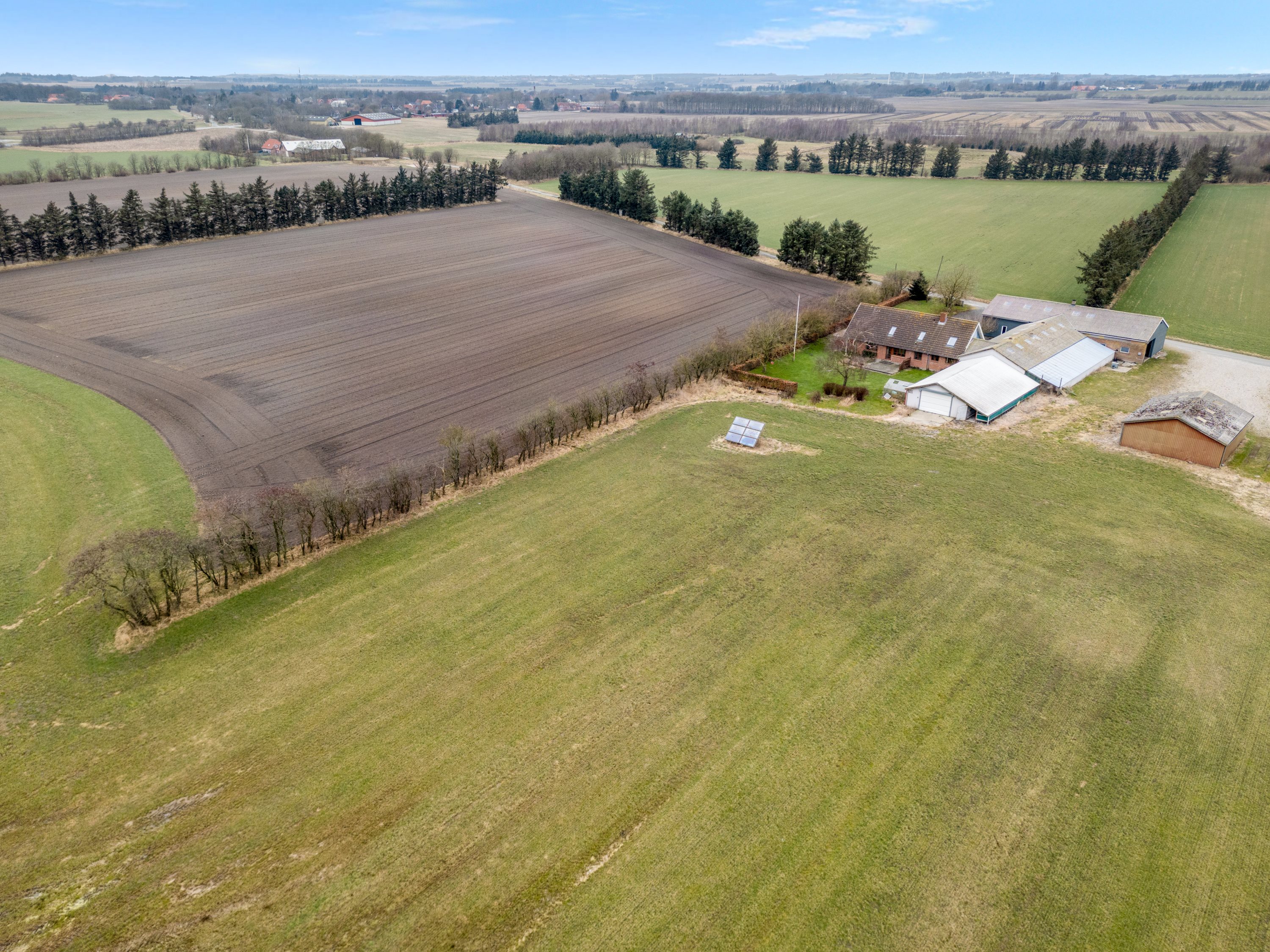 Fremhævet facade billede i fuldskærmstilstand. Billede af Landevejen 73, Døstrup, 6780 Skærbæk