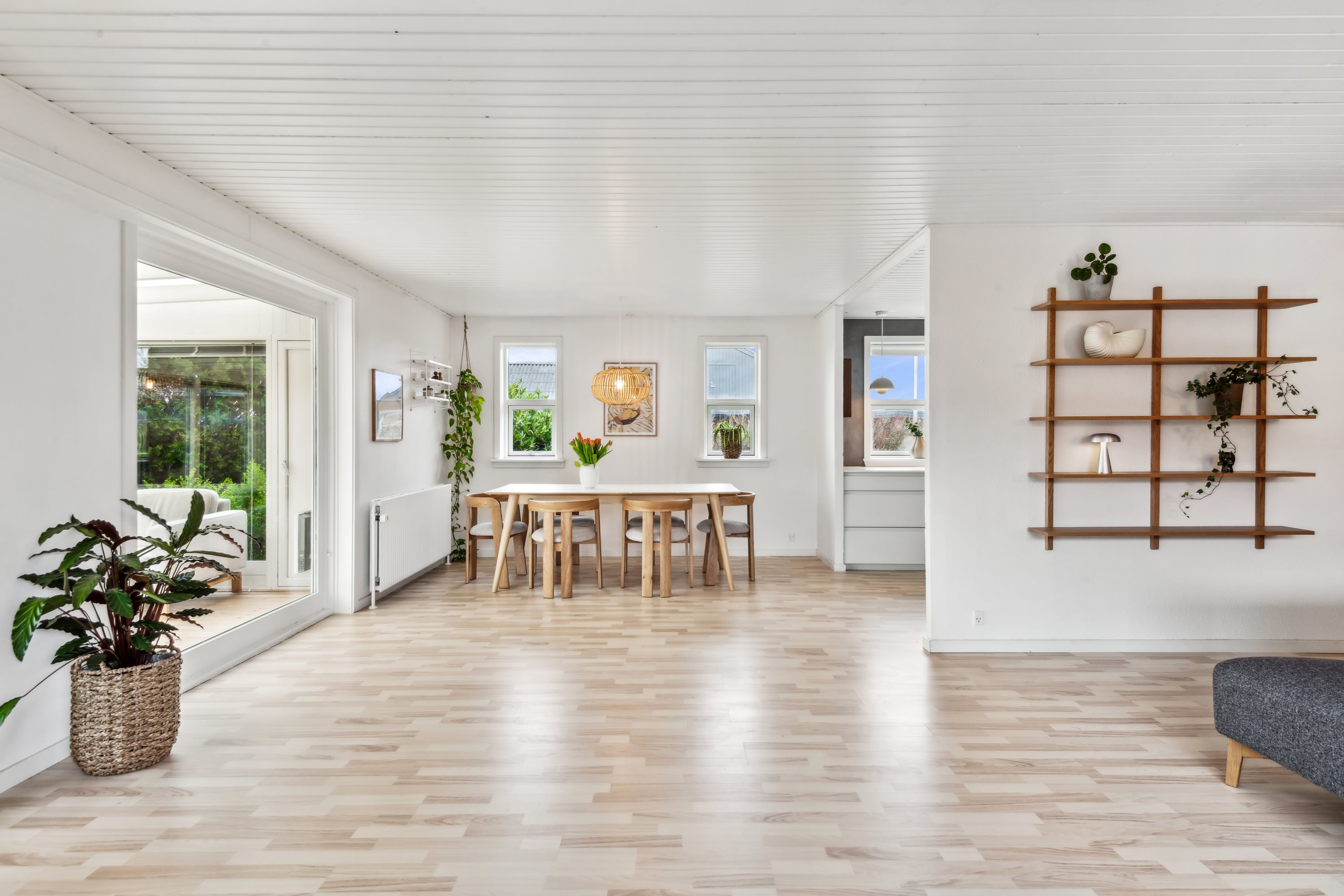 Fremhævet stue billede i fuldskærmstilstand. Billede af Bymarken 34, Sørup, 9530 Støvring