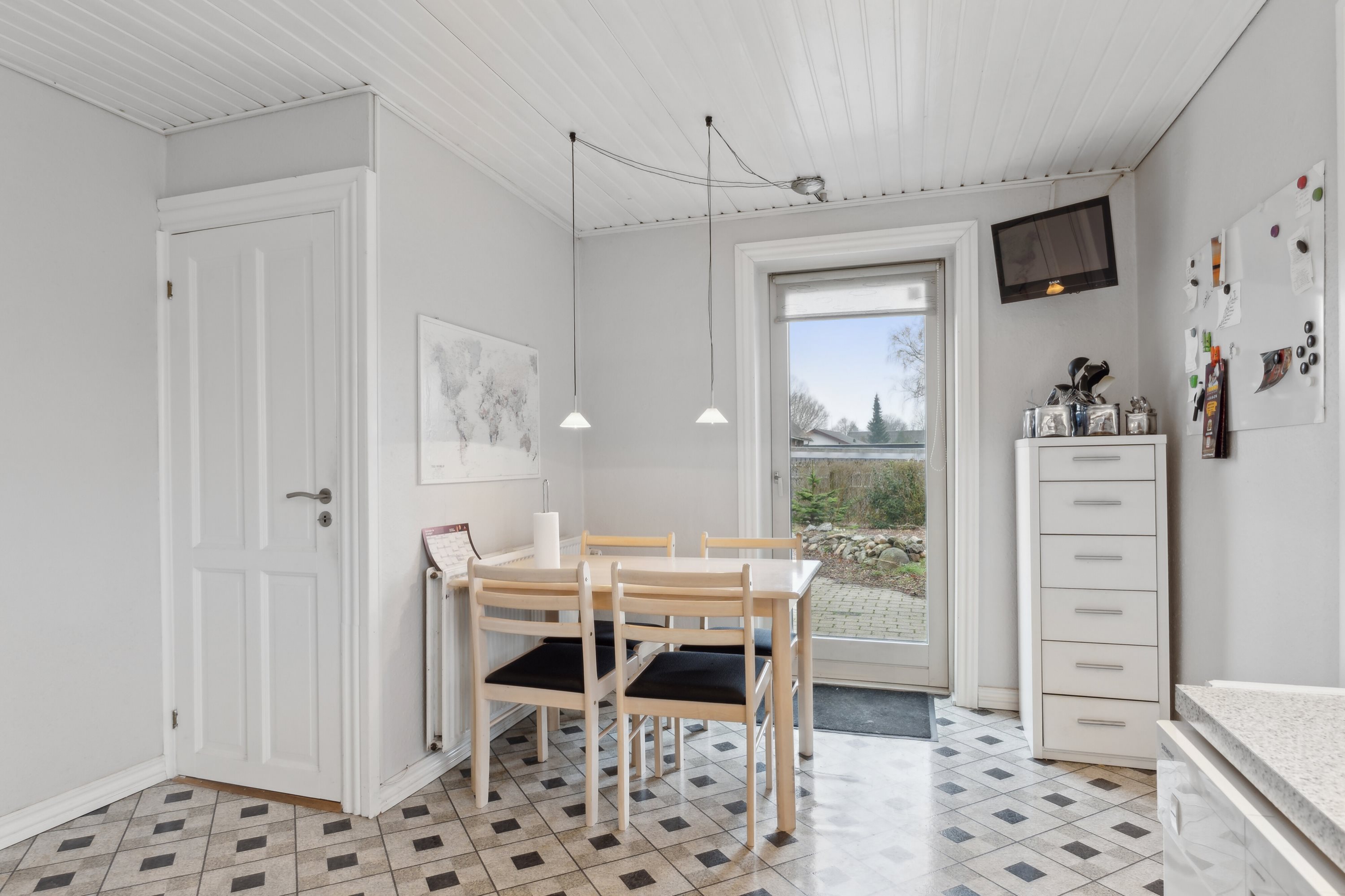 Fremhævet spisestue billede i fuldskærmstilstand. Billede af Birkevej 43, 7442 Engesvang