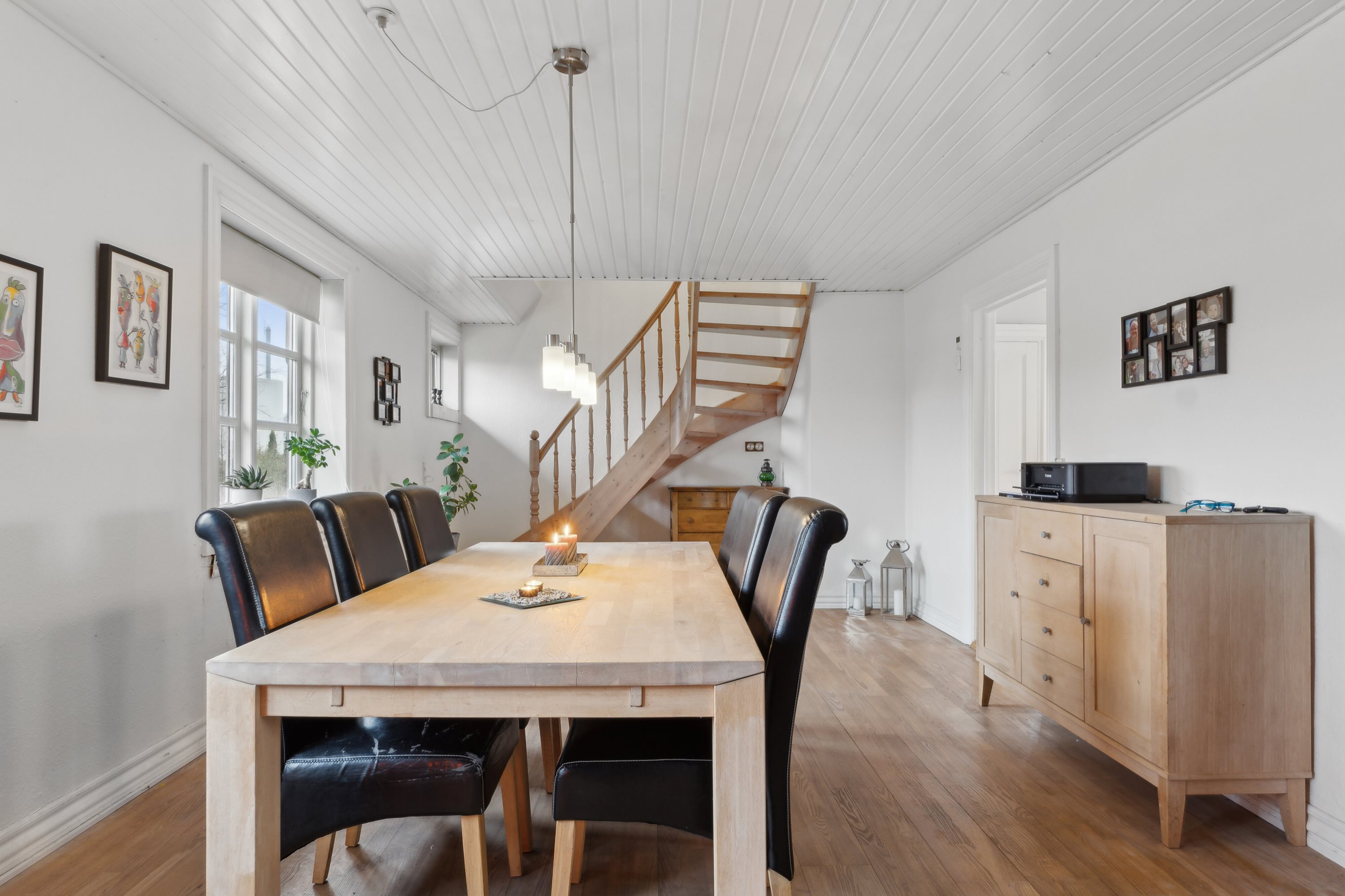 Fremhævet spisestue billede i fuldskærmstilstand. Billede af Birkevej 43, 7442 Engesvang