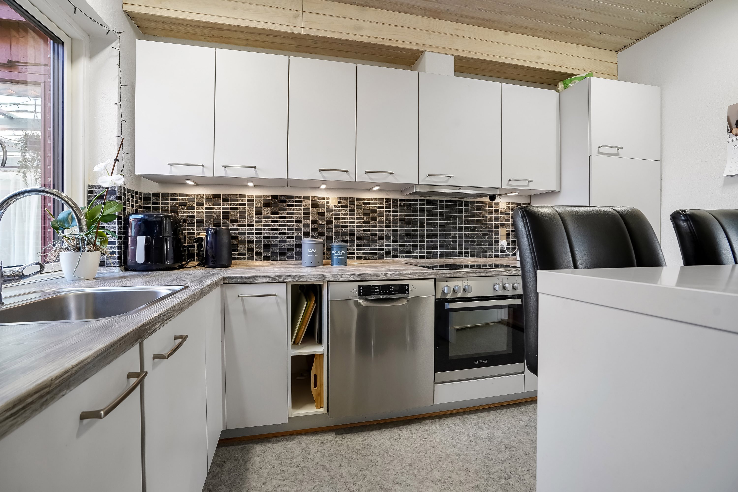 Fremhævet køkken billede i fuldskærmstilstand. Billede af Svendborgvej 38, Hjallese, 5260 Odense S