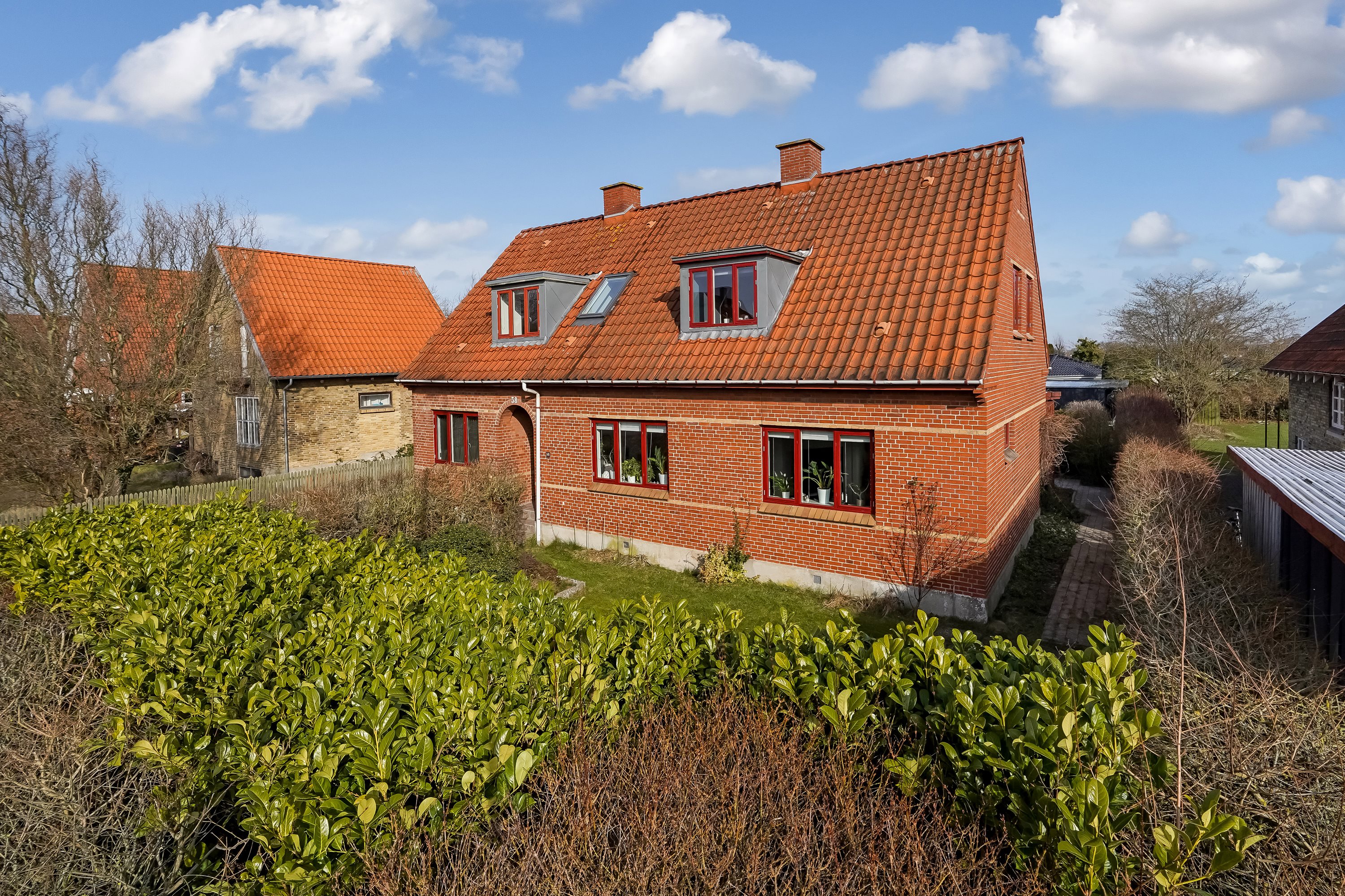 Fremhævet ejendommen billede i fuldskærmstilstand. Billede af Svendborgvej 38, Hjallese, 5260 Odense S