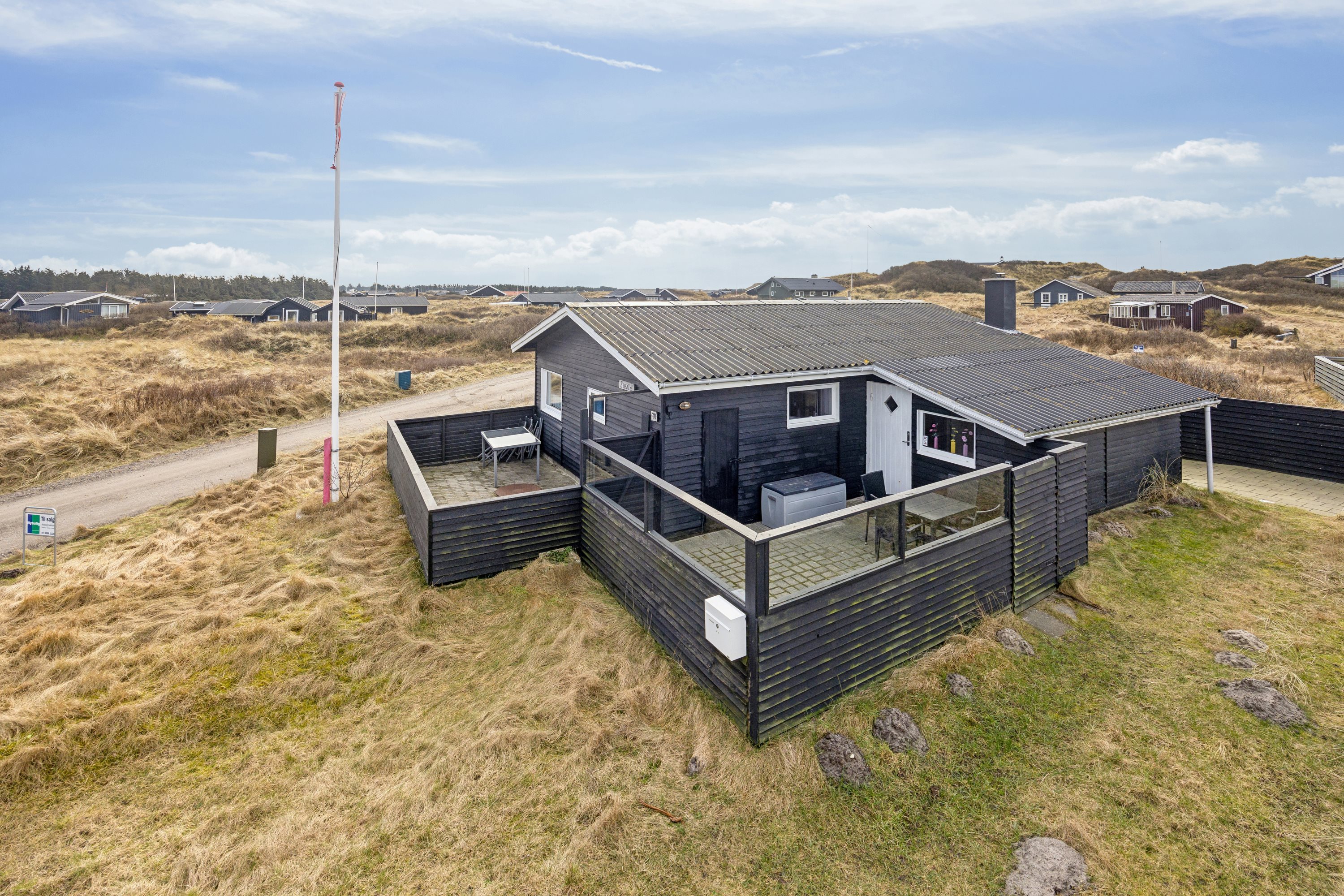 Fremhævet ejendom 1 billede i fuldskærmstilstand. Billede af Redningsvejen Nord 70, Hvorup Klit, 9480 Løkken