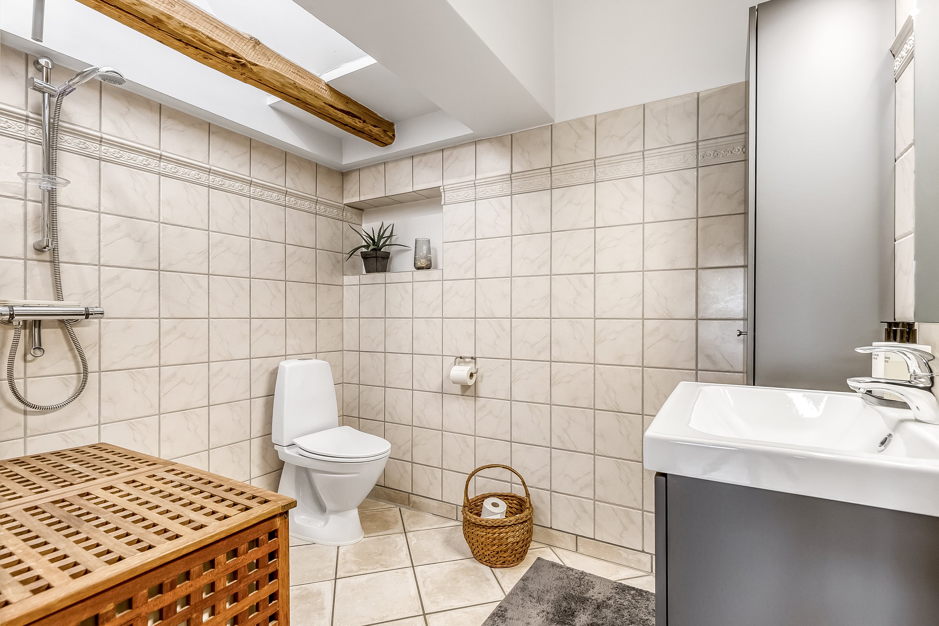 Fremhævet badeværelse billede i fuldskærmstilstand. Billede af Koldingvej 5, Vester Nebel, 6040 Egtved