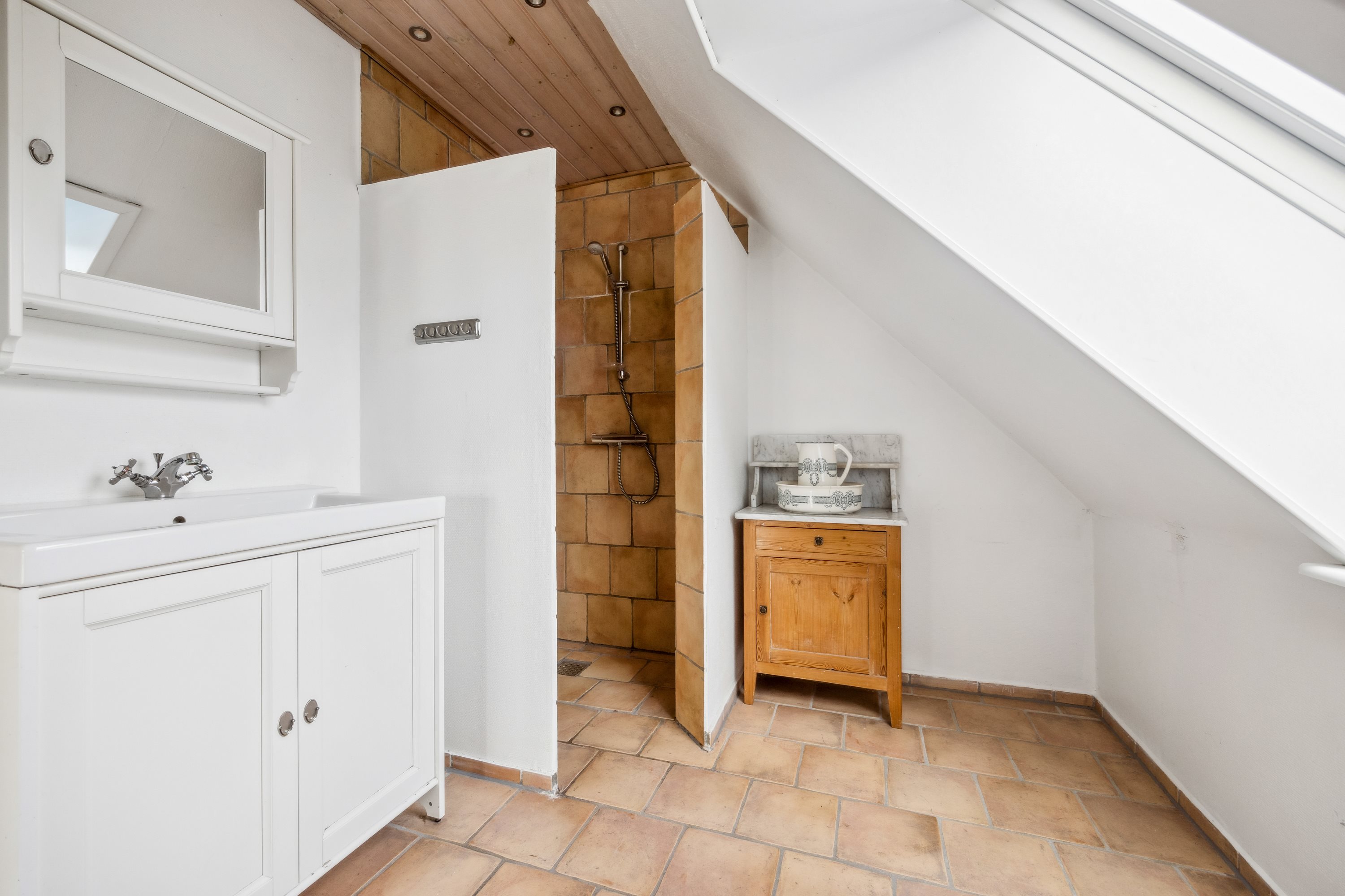 Fremhævet badeværelse billede i fuldskærmstilstand. Billede af Brødslevvejen 12, Ingstrup, 9480 Løkken