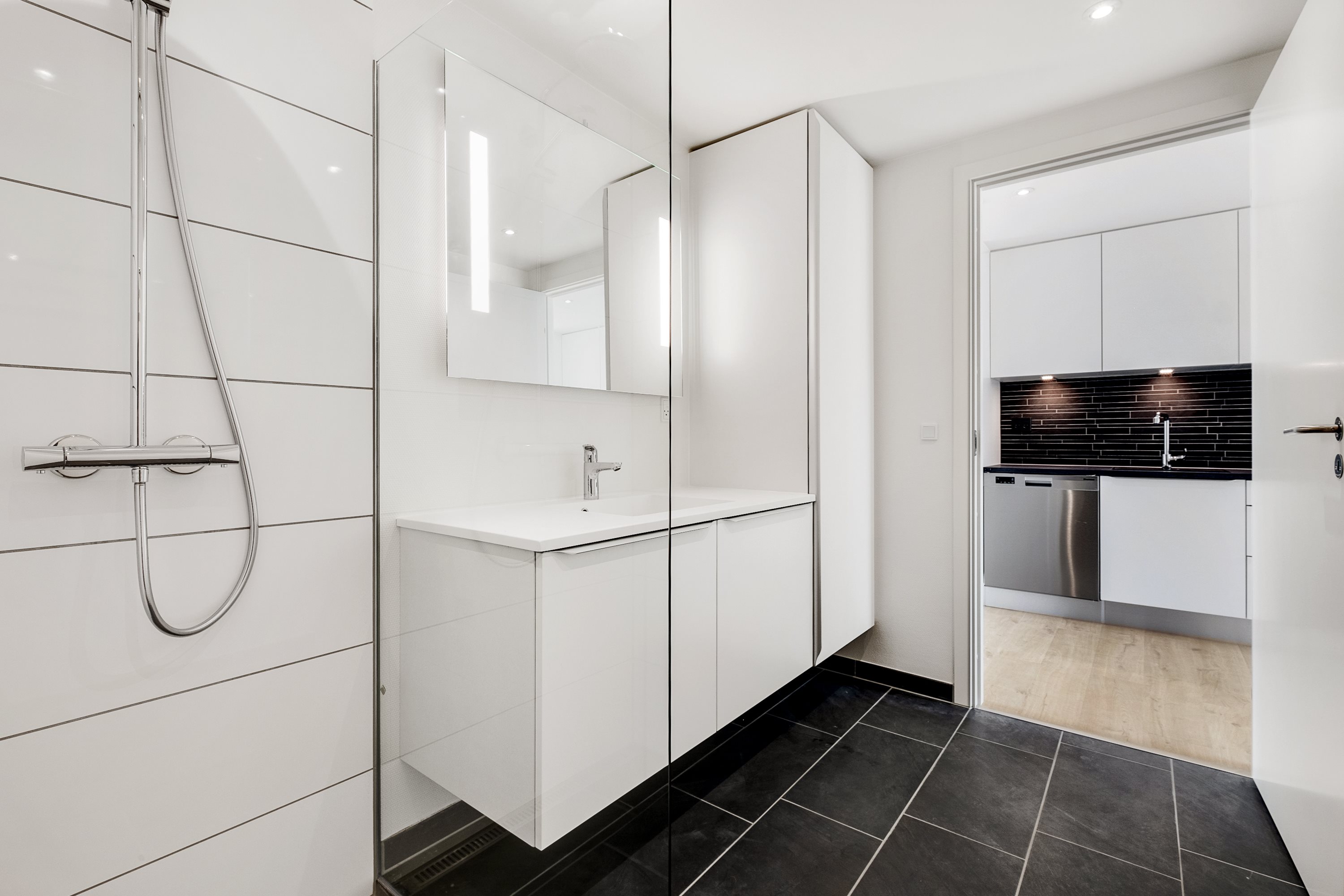 Fremhævet andet billede i fuldskærmstilstand. Billede af Vindegade 144, 2. 1., 5000 Odense C