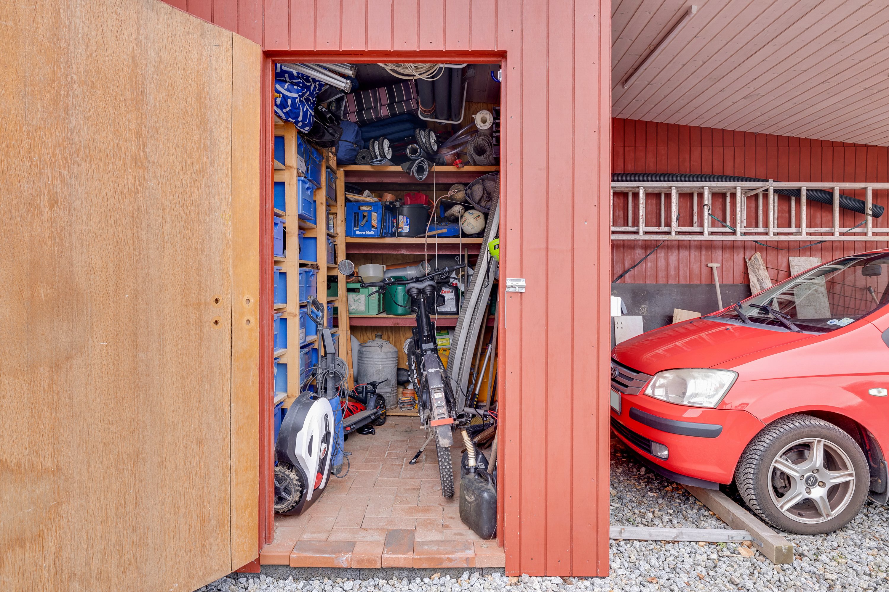 Fremhævet skur billede i fuldskærmstilstand. Billede af Østerbyvej 1D, 8310 Tranbjerg J