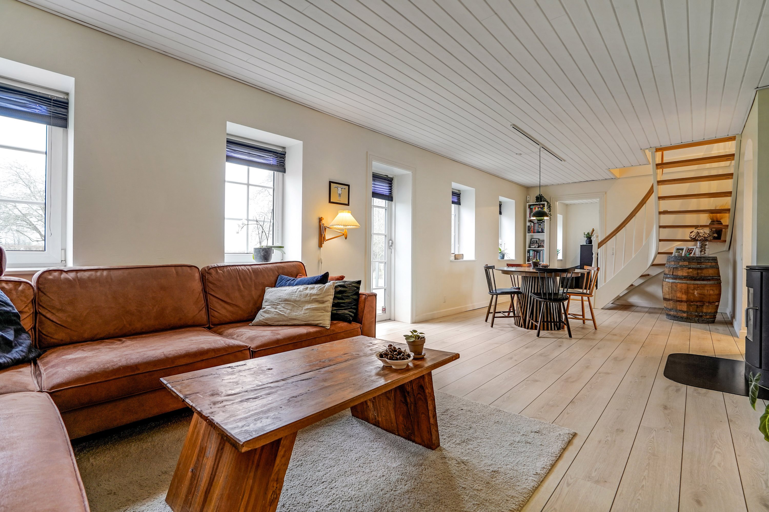 Fremhævet stue billede i fuldskærmstilstand. Billede af Hovedvejen 227, Roerslev Mrk, 5580 Nørre Aaby