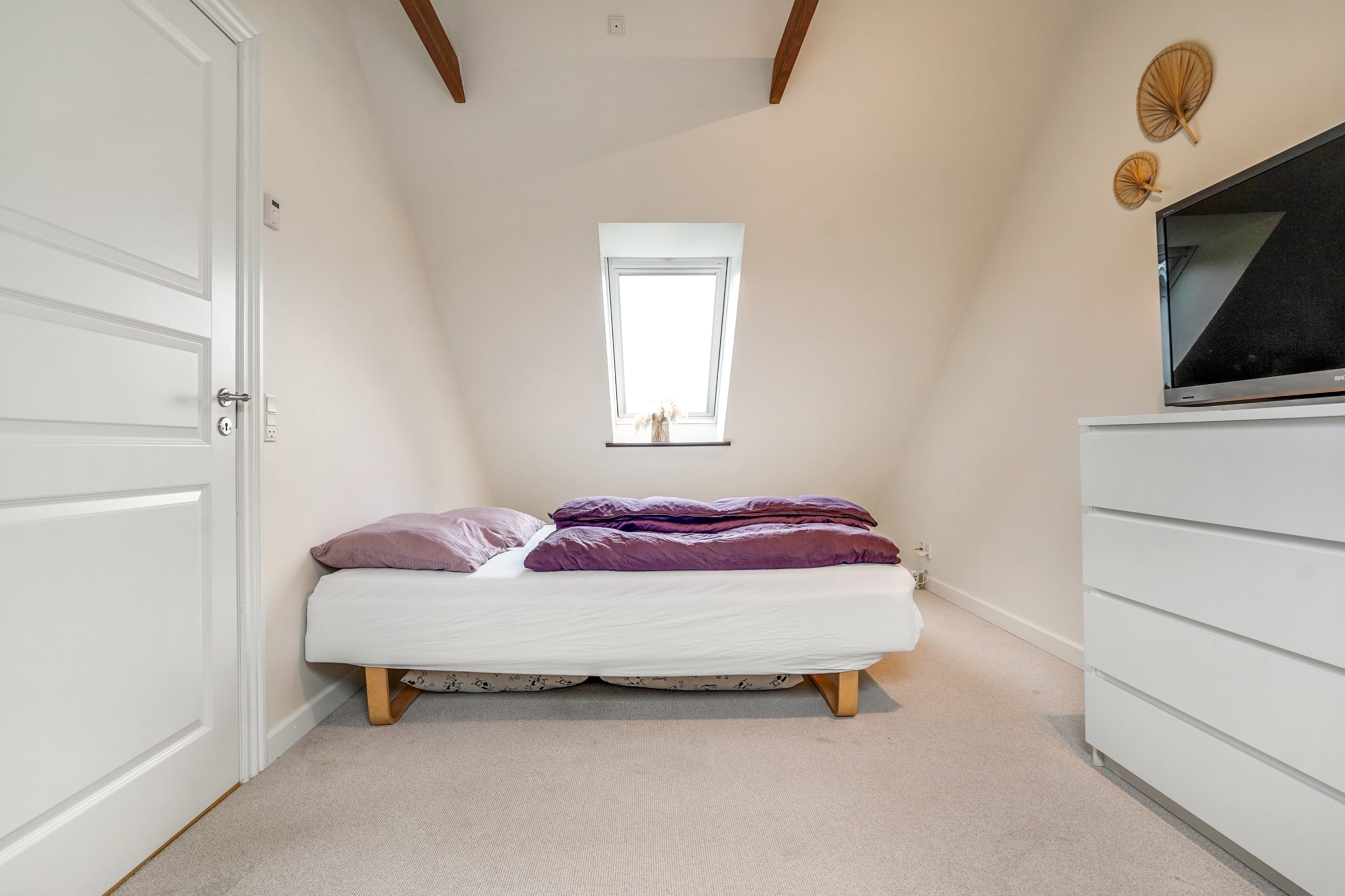 Fremhævet værelse billede i fuldskærmstilstand. Billede af Hovedvejen 227, Roerslev Mrk, 5580 Nørre Aaby