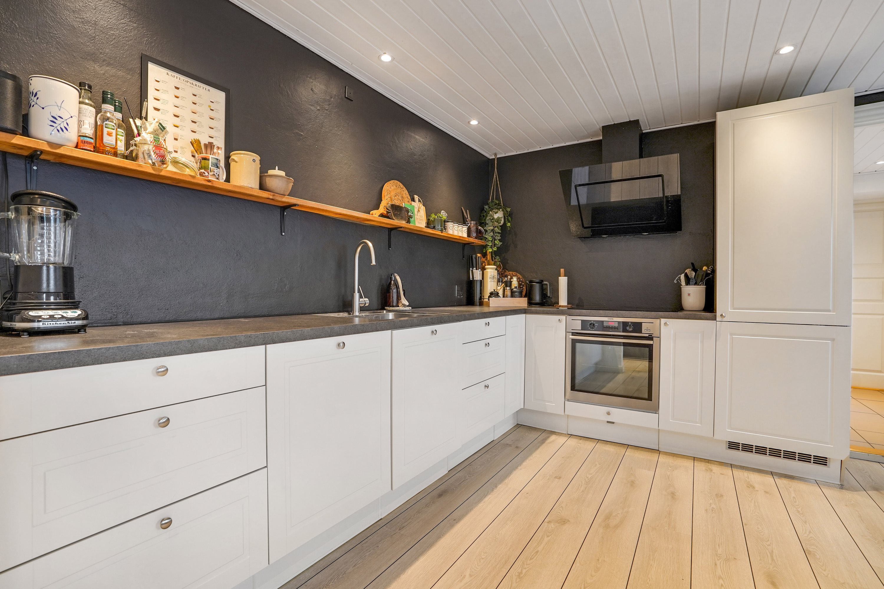 Fremhævet køkken billede i fuldskærmstilstand. Billede af Hovedvejen 227, Roerslev Mrk, 5580 Nørre Aaby