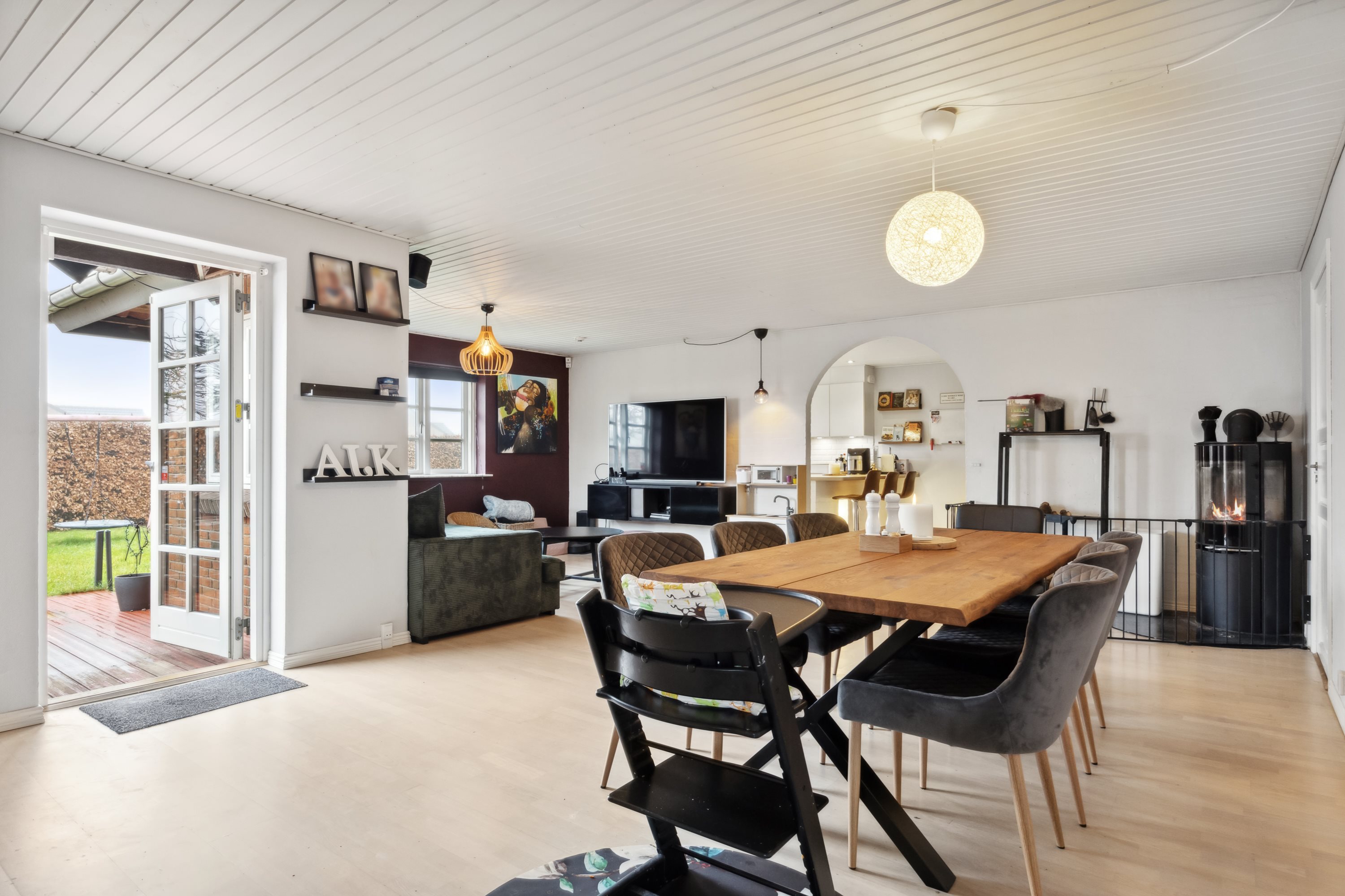 Fremhævet stue billede i fuldskærmstilstand. Billede af Bovangen 1, 4660 Store Heddinge