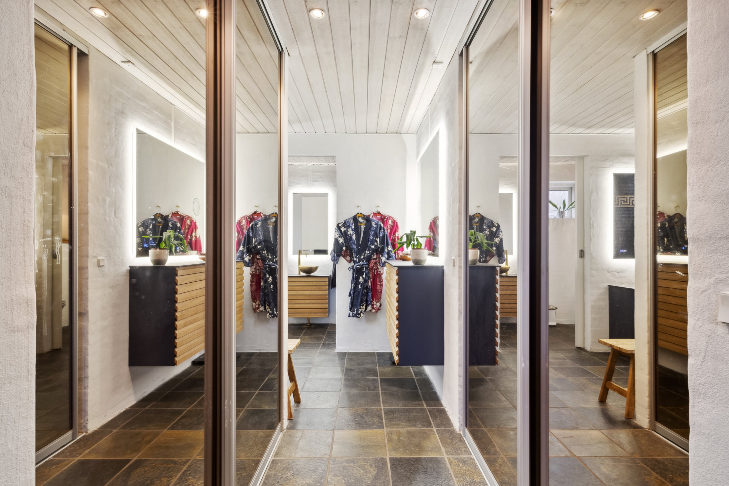 Fremhævet gang billede i fuldskærmstilstand. Billede af Kystvejen 328, 4671 Strøby