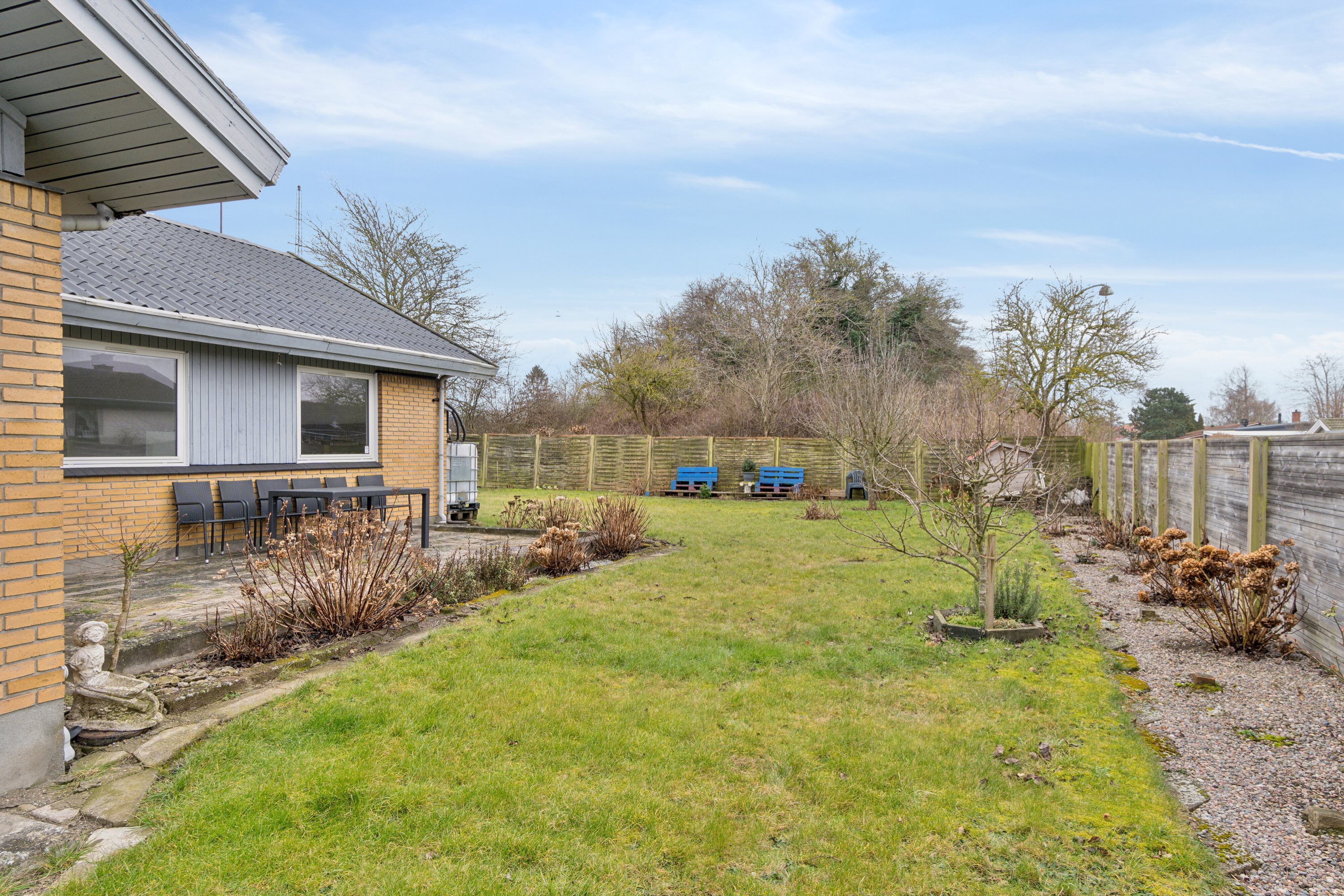 Fremhævet set fra haven billede i fuldskærmstilstand. Billede af Langåvej 48, 2650 Hvidovre