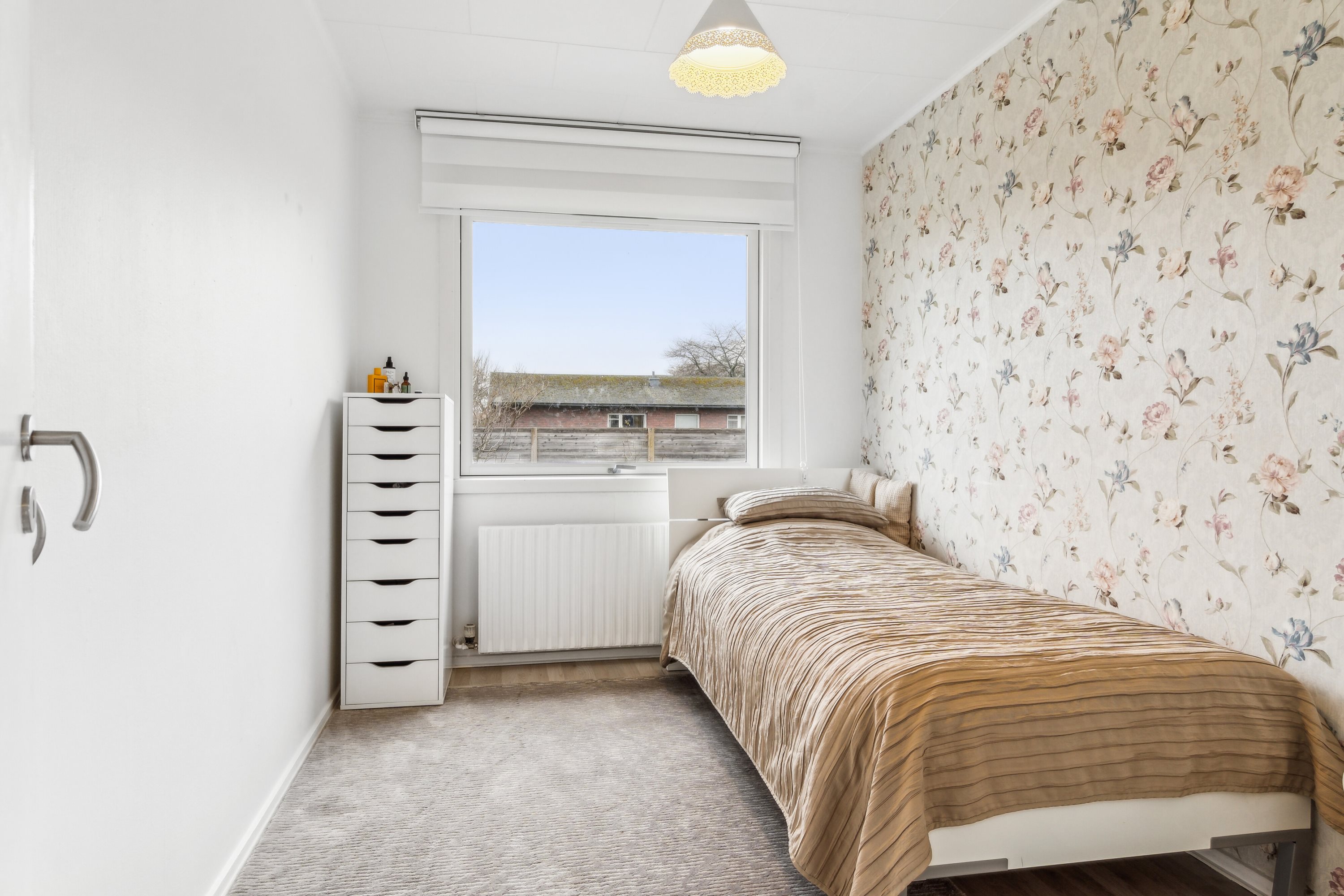 Fremhævet soveværelse billede i fuldskærmstilstand. Billede af Langåvej 48, 2650 Hvidovre