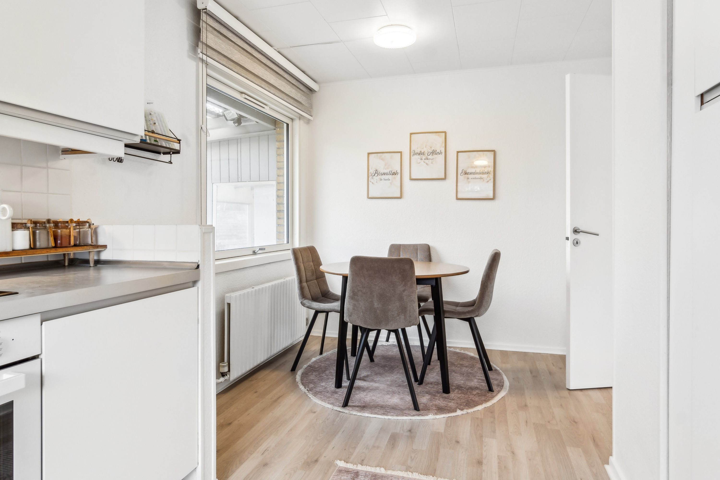 Fremhævet køkken alrum billede i fuldskærmstilstand. Billede af Langåvej 48, 2650 Hvidovre