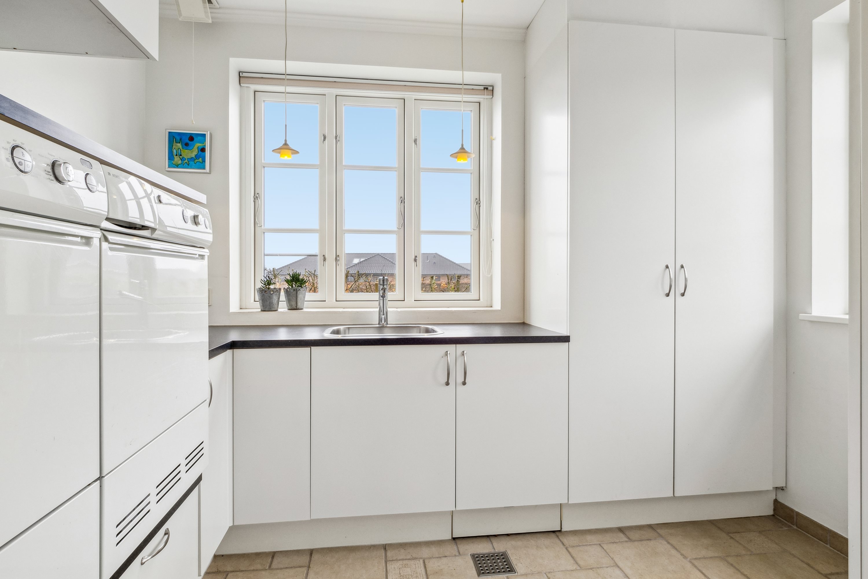 Fremhævet køkken billede i fuldskærmstilstand. Billede af Marianevej 55, Vinde, 7800 Skive