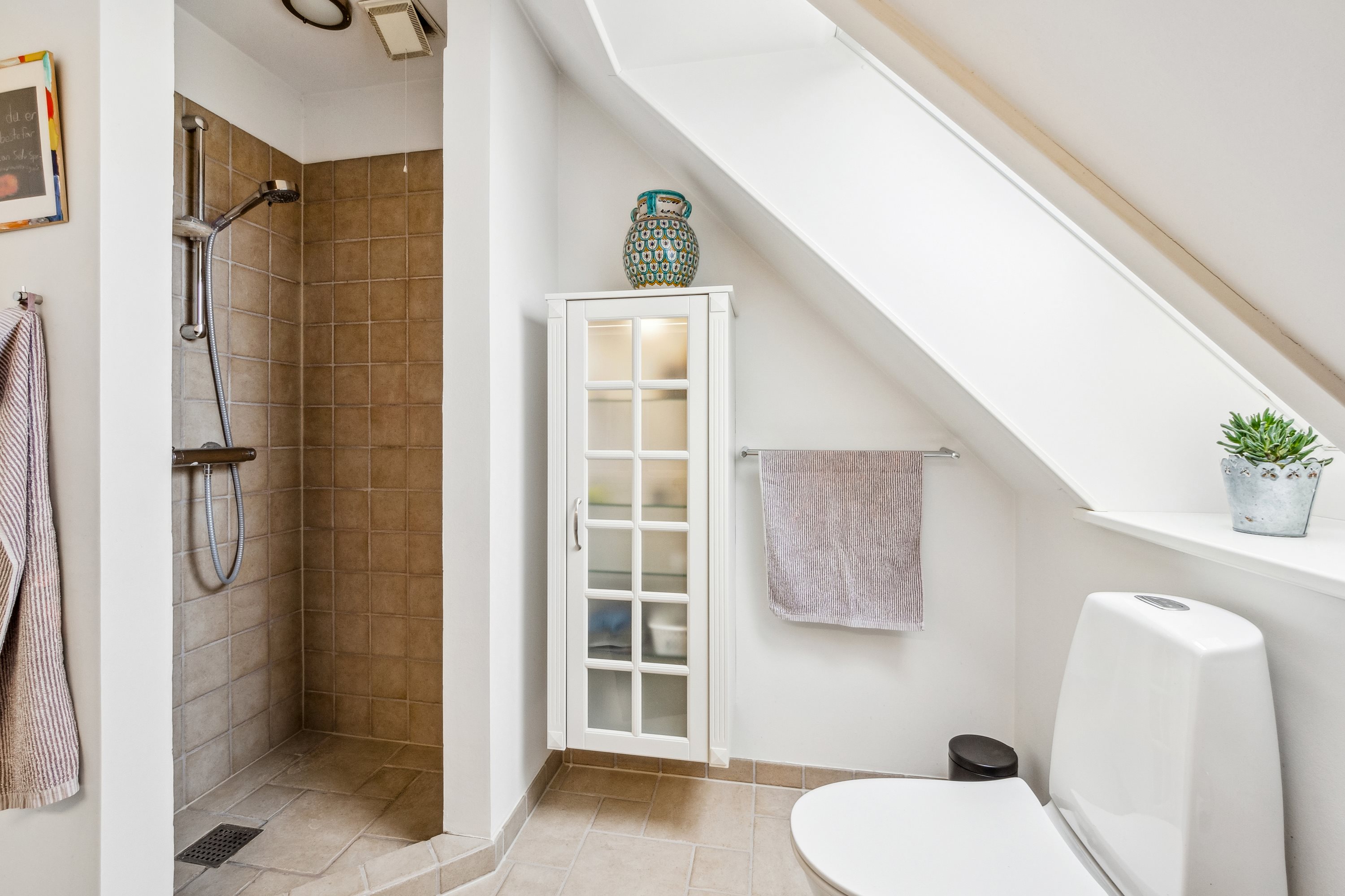 Fremhævet badeværelse billede i fuldskærmstilstand. Billede af Marianevej 55, Vinde, 7800 Skive