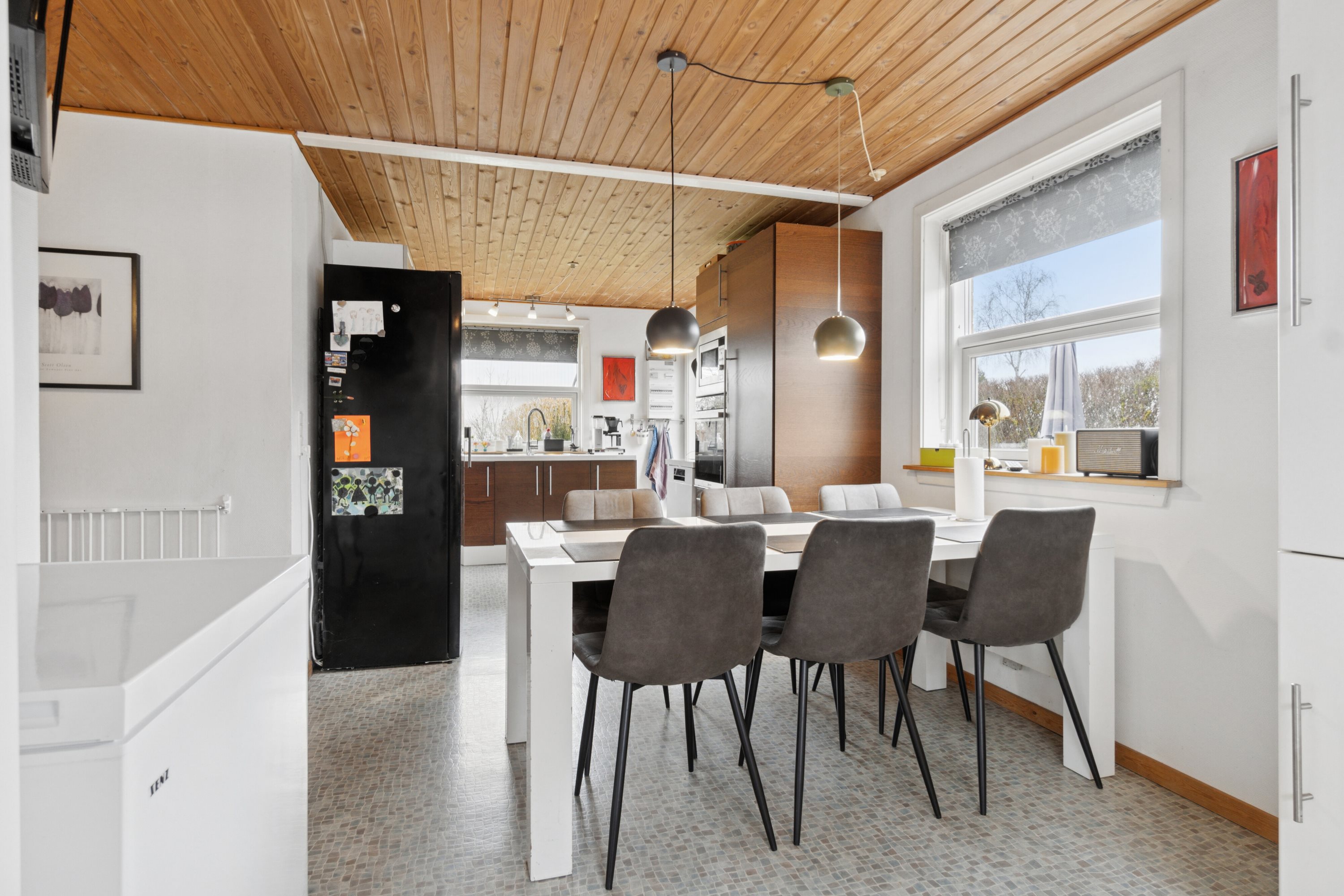 Fremhævet køkken billede i fuldskærmstilstand. Billede af Violvej 38, Svenstrup, 4220 Korsør